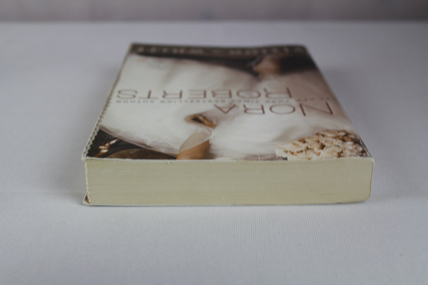 Vision in White (The Bride Quartet, Book 1) by Nora Roberts