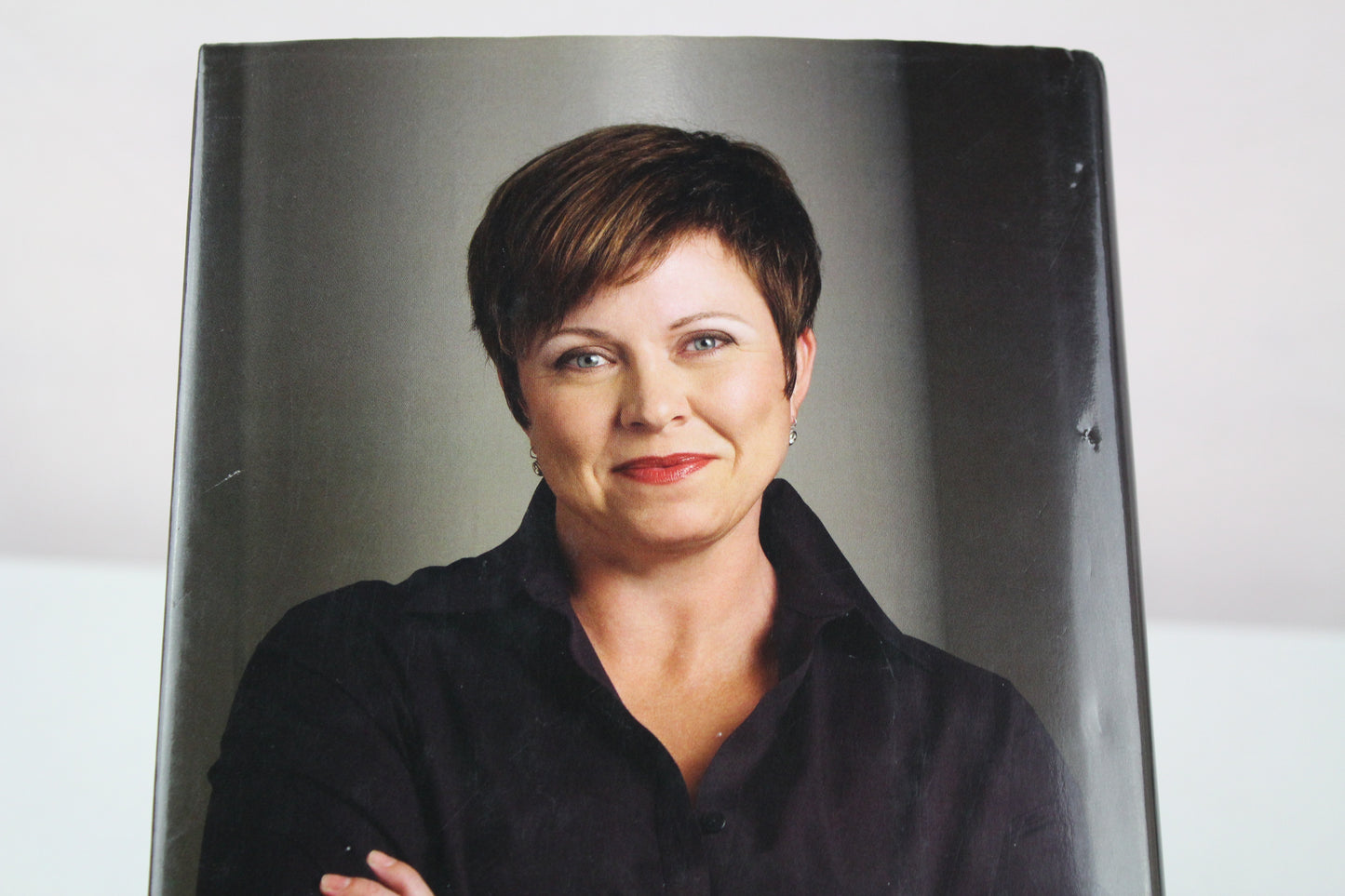 Secrets to the Grave by Tami Hoag