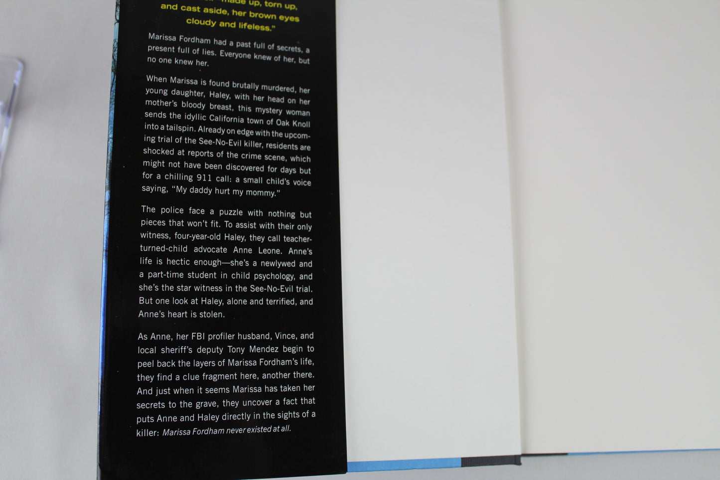 Secrets to the Grave by Tami Hoag