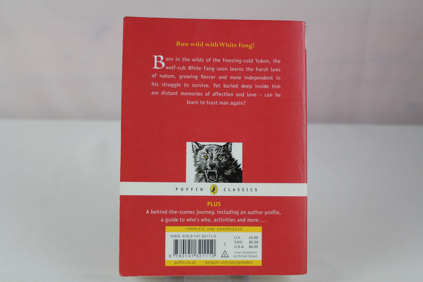 White Fang (Puffin Classics) by Jack London