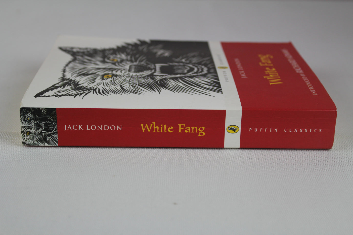 White Fang (Puffin Classics) by Jack London