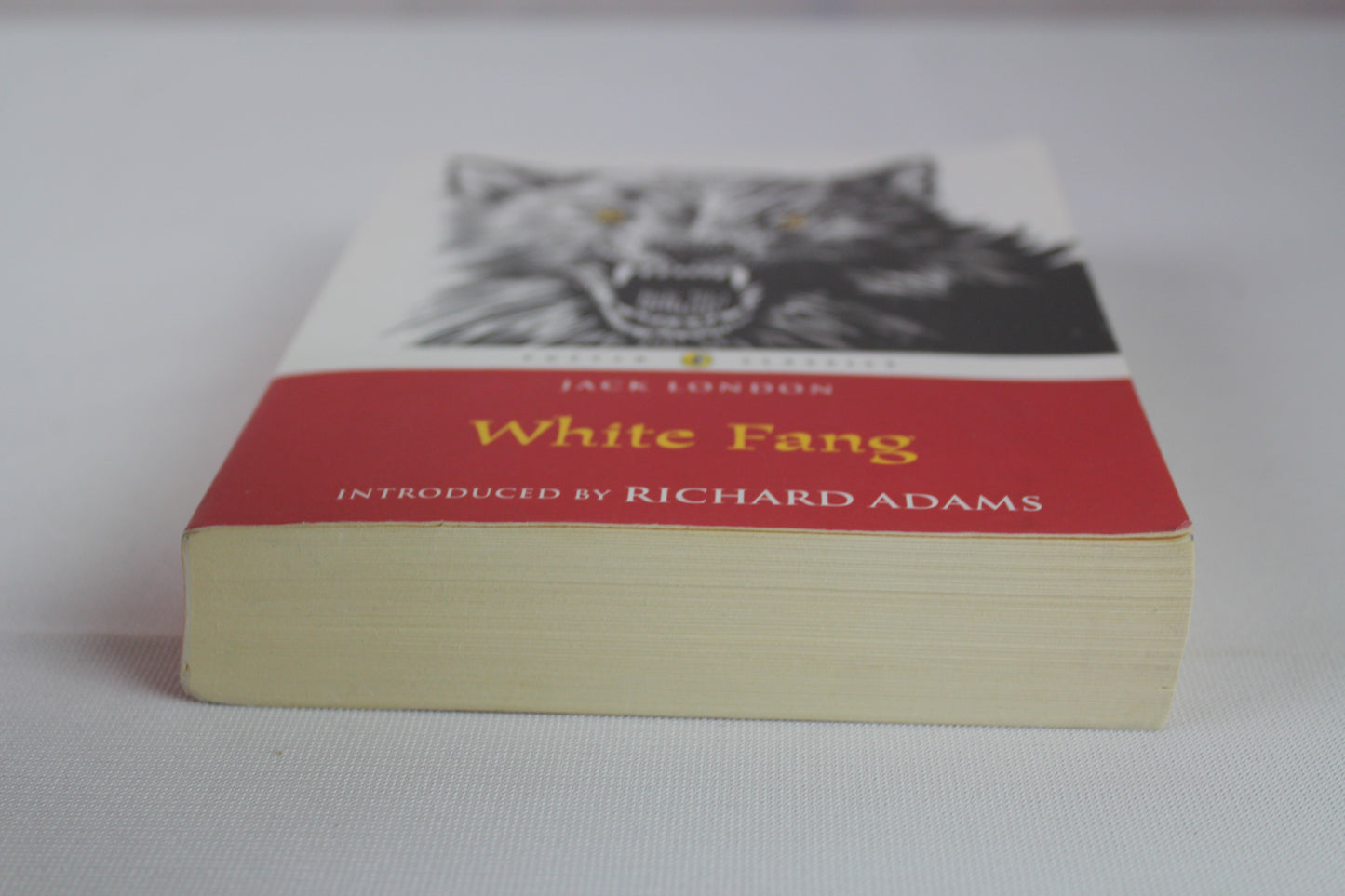 White Fang (Puffin Classics) by Jack London