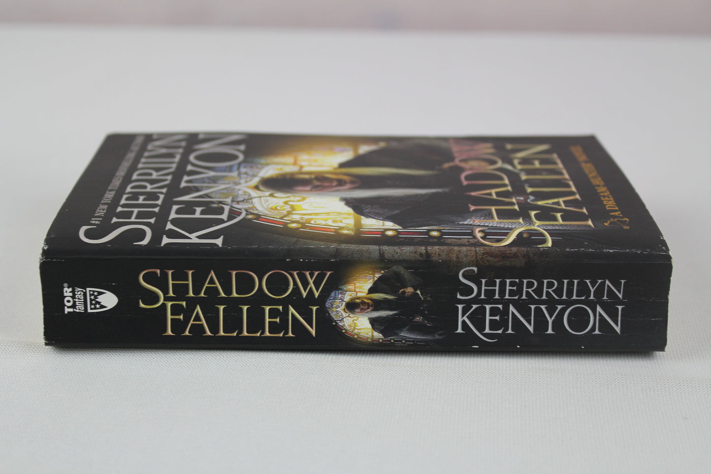 Shadow Fallen: A Dream-Hunter by Sherrilyn Kenyon