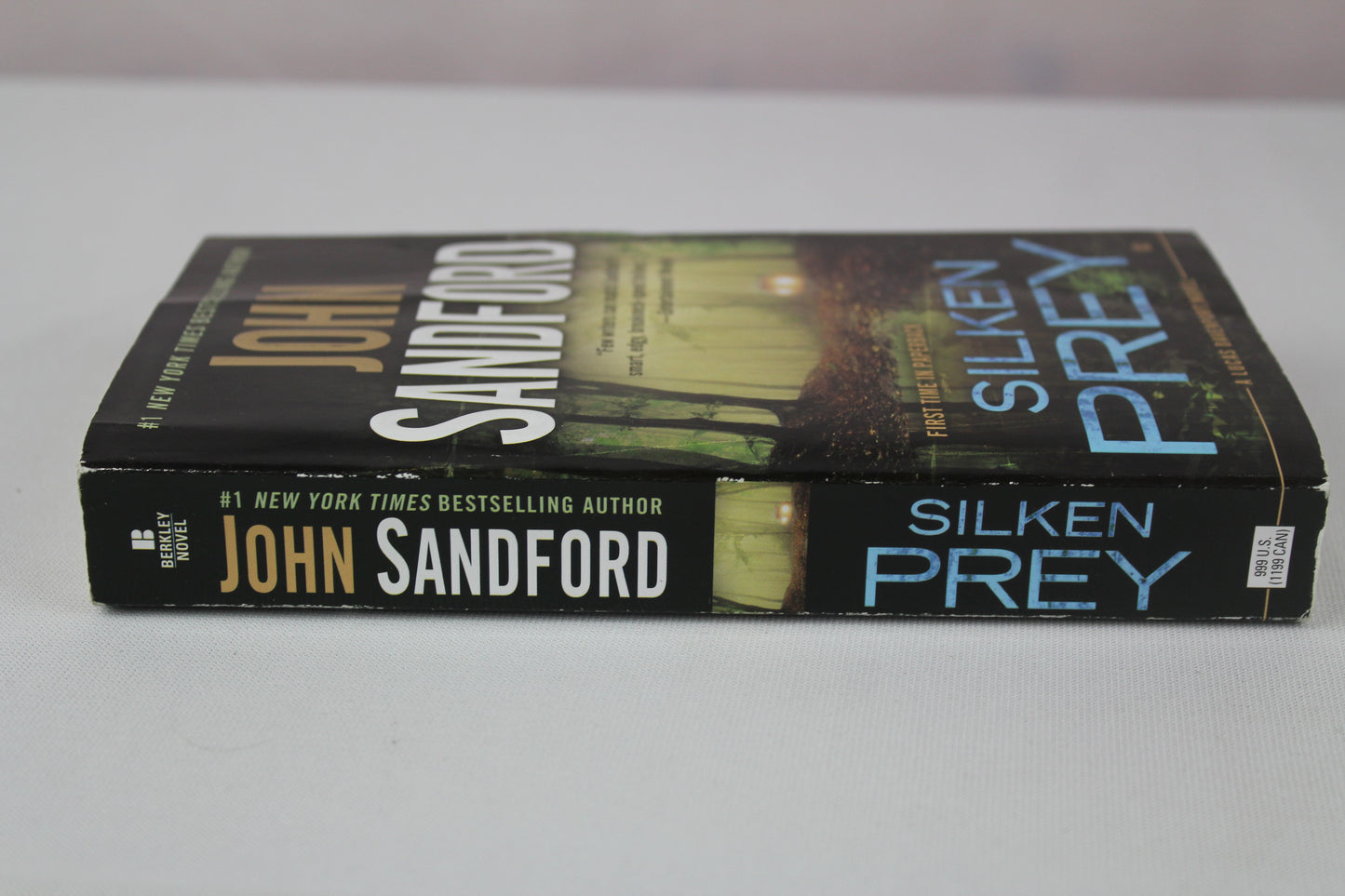 Silken Prey: A Lucas Davenport Novel by John Sandford