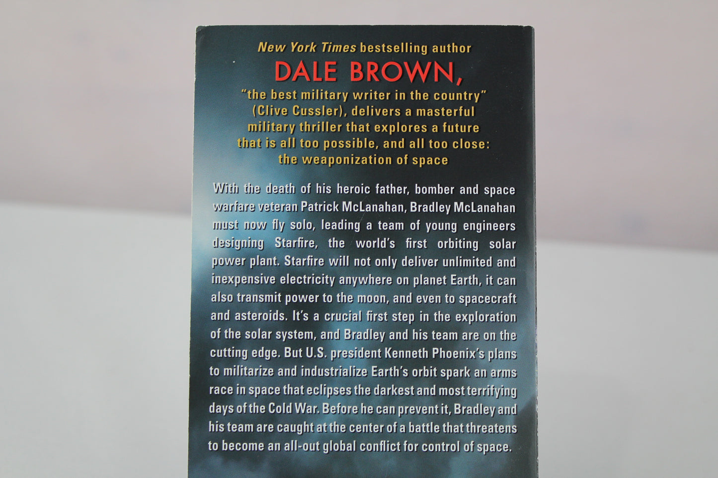 Starfire: A Gripping Technothriller of Space Warfare and Orbital Domination (Brad McLanahan, 2) by Dale Brown