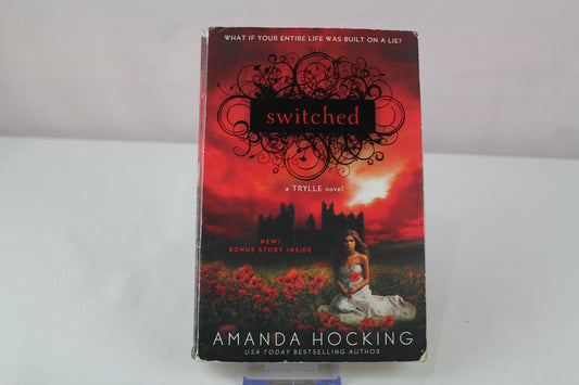 Switched (A Trylle Novel, 1) by Amanda Hocking