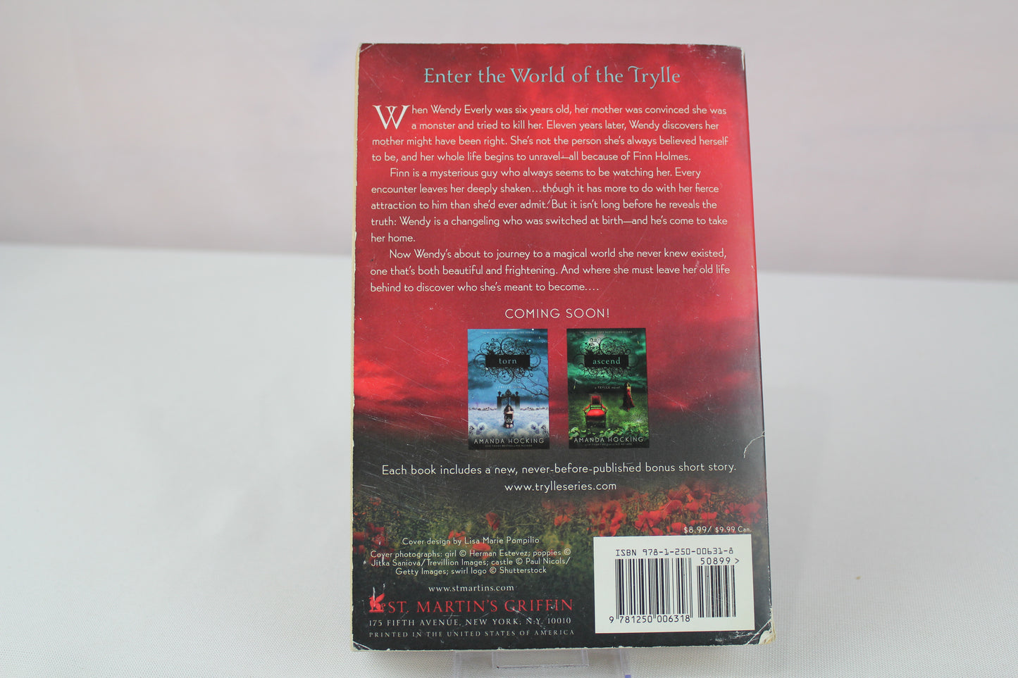 Switched (A Trylle Novel, 1) by Amanda Hocking