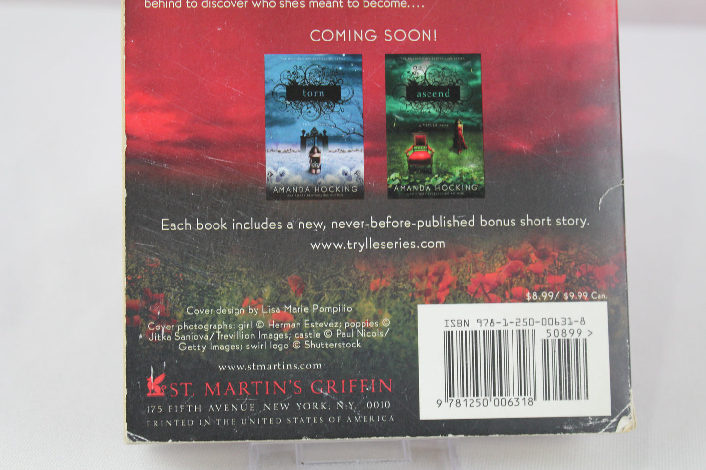 Switched (A Trylle Novel, 1) by Amanda Hocking