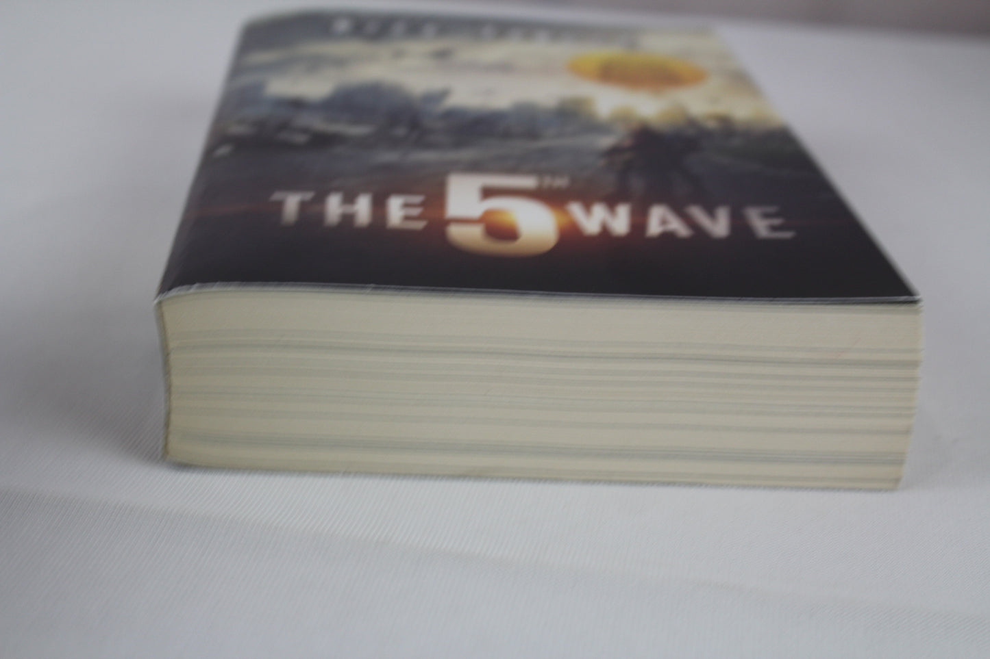 The 5th Wave: The First Book of the 5th Wave Series by Rick Yancey
