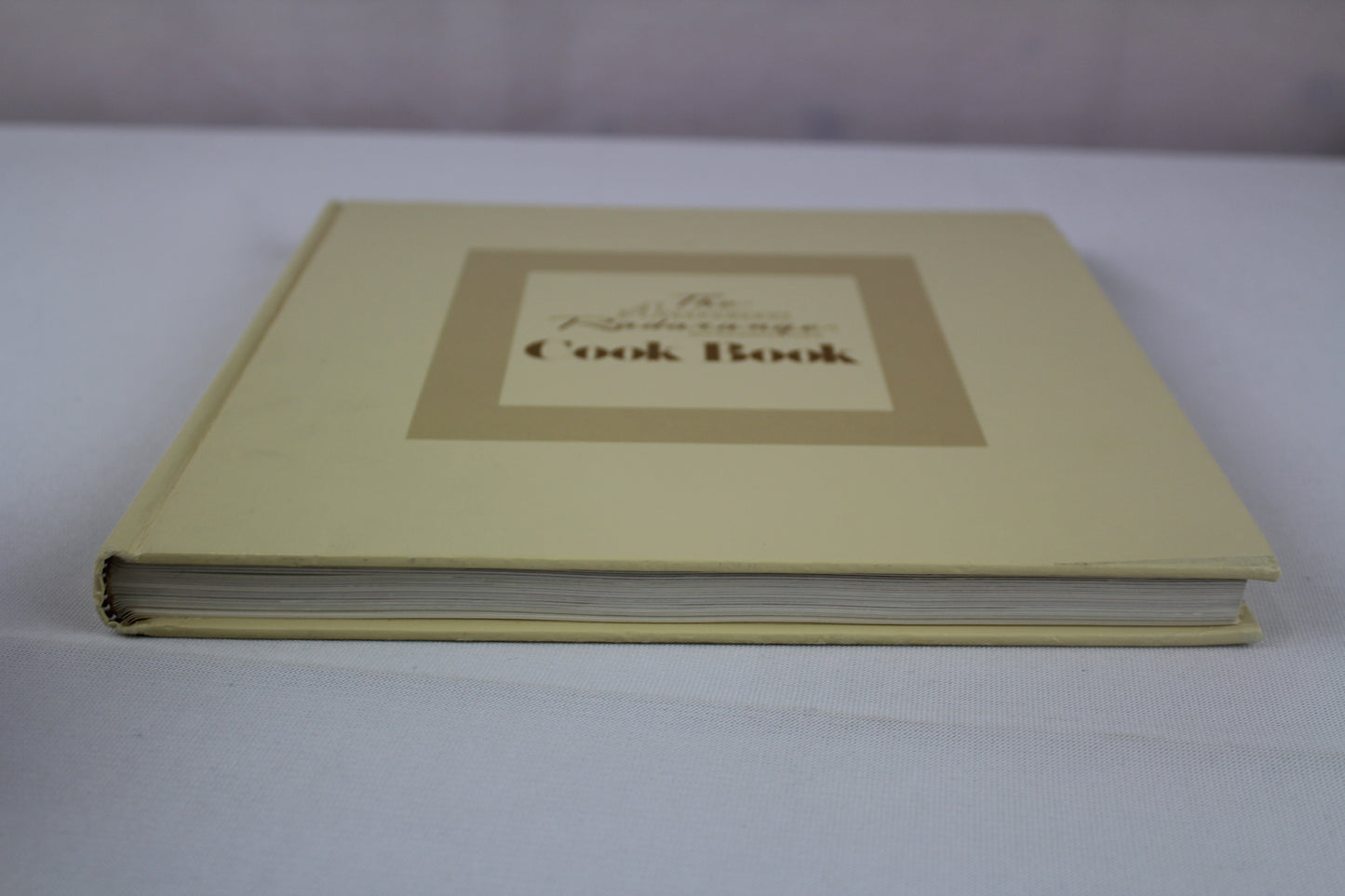 The Amana Radarange Microwave Oven Cook Book by Amana Corporation (1975-08-01) by Amana