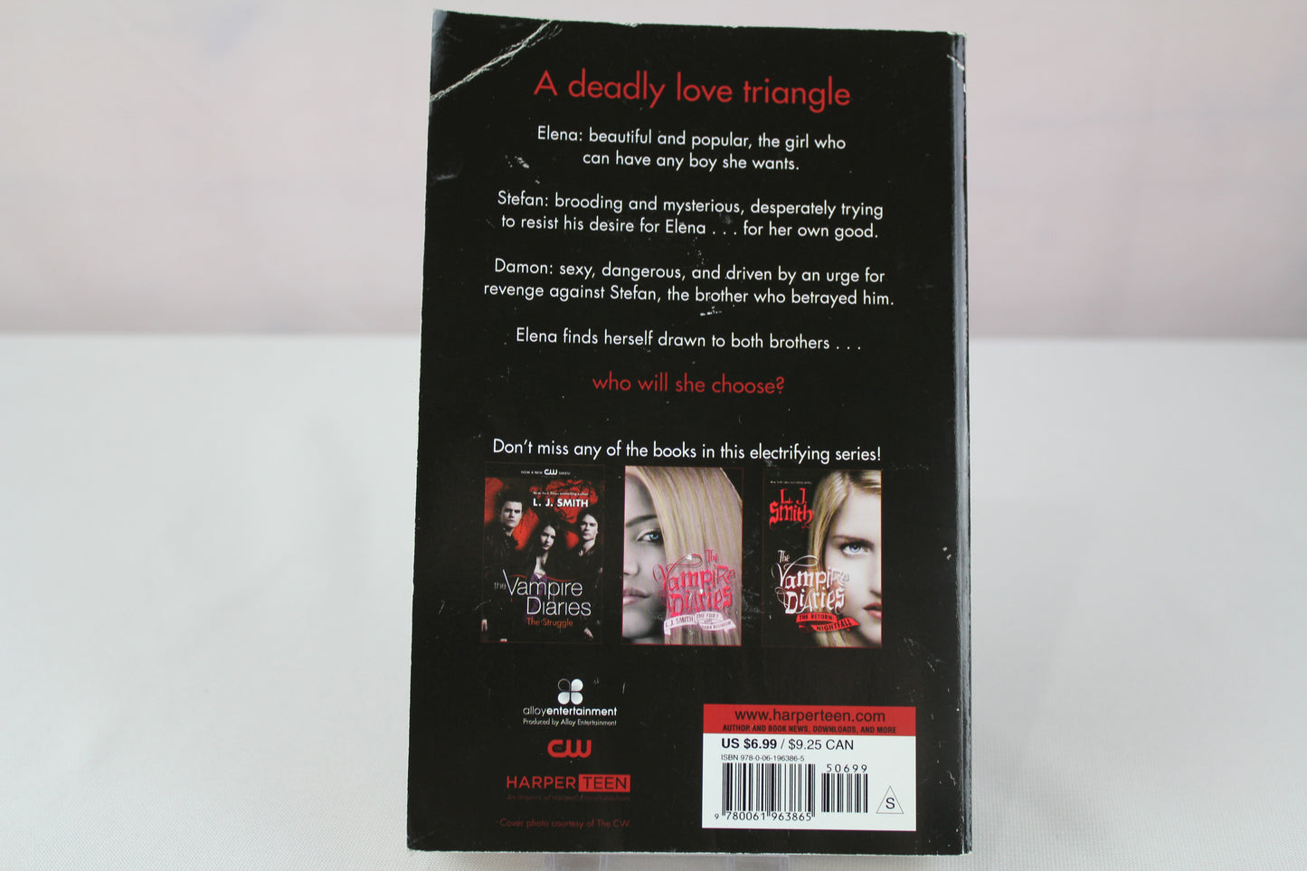 The Awakening (The Vampire Diaries, Vol. 1) (Vampire Diaries, 1) by L. J. Smith
