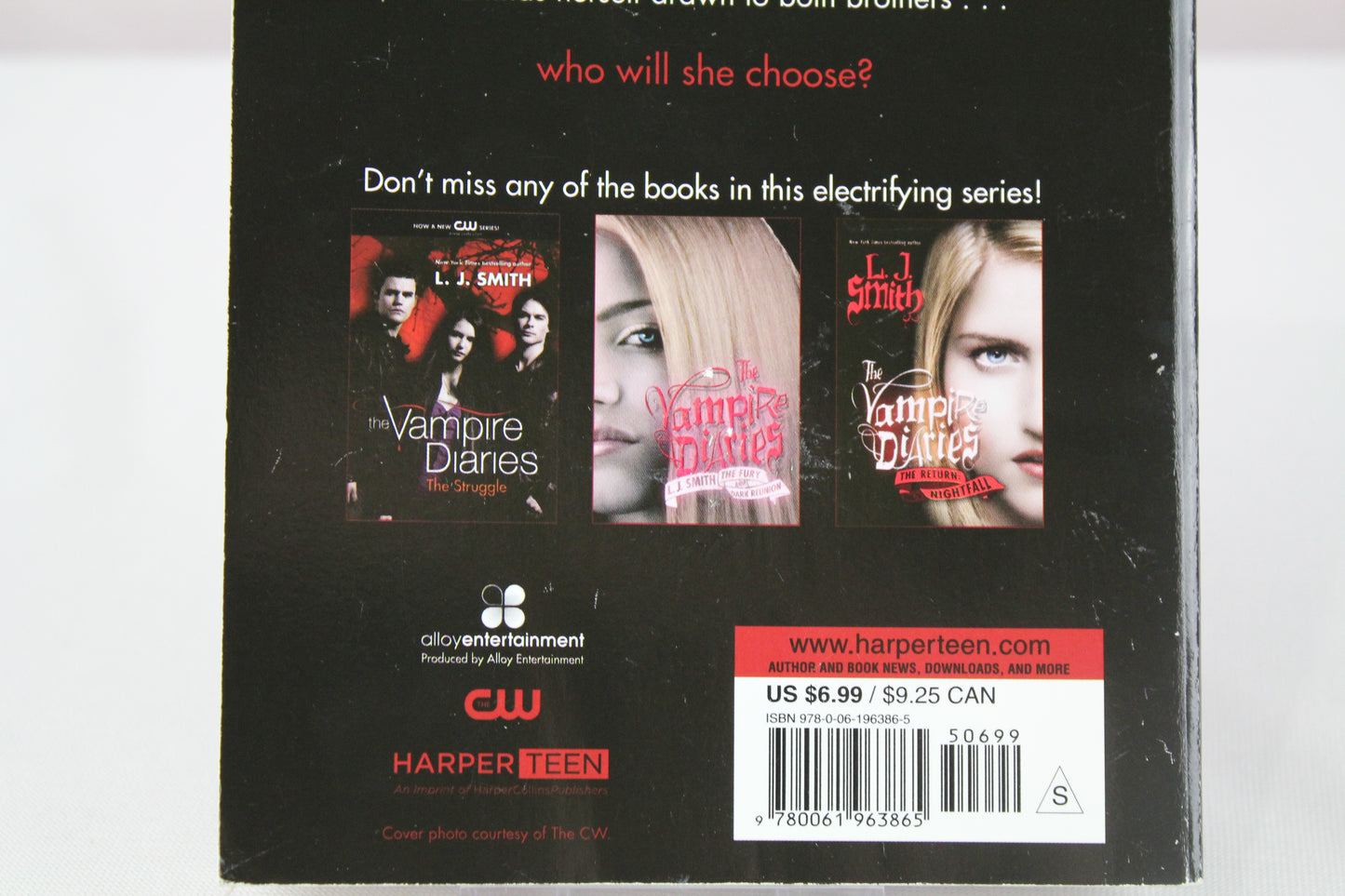 The Awakening (The Vampire Diaries, Vol. 1) (Vampire Diaries, 1) by L. J. Smith