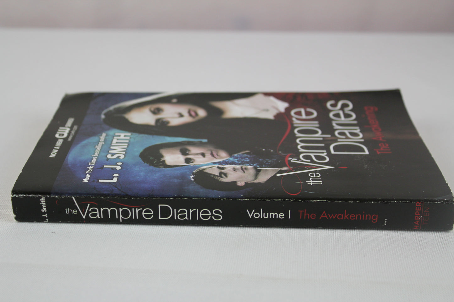 The Awakening (The Vampire Diaries, Vol. 1) (Vampire Diaries, 1) by L. J. Smith