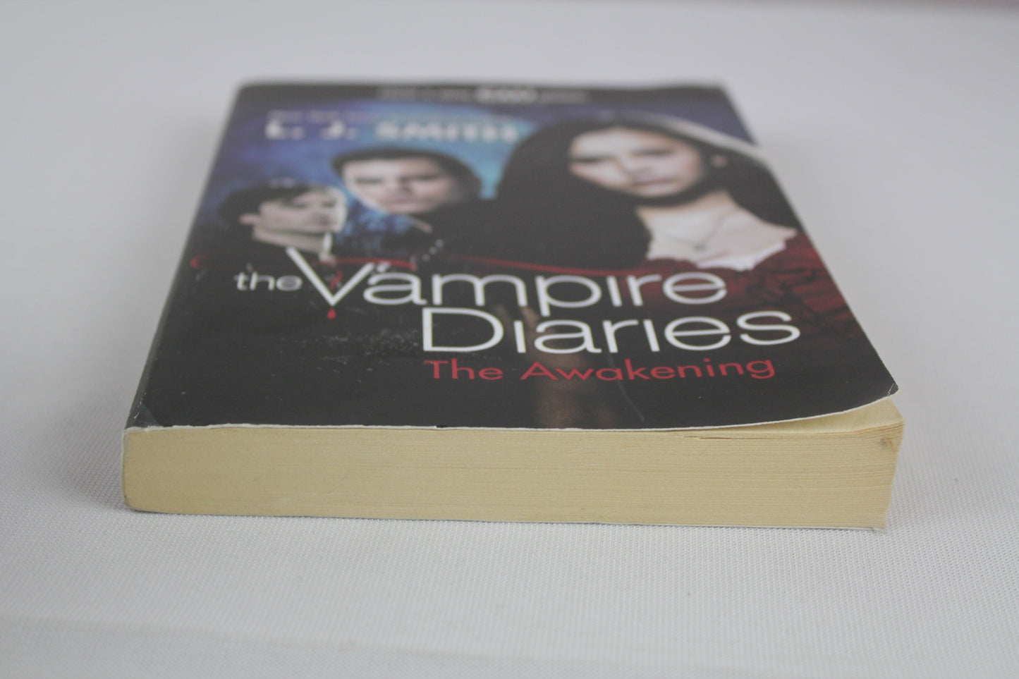The Awakening (The Vampire Diaries, Vol. 1) (Vampire Diaries, 1) by L. J. Smith