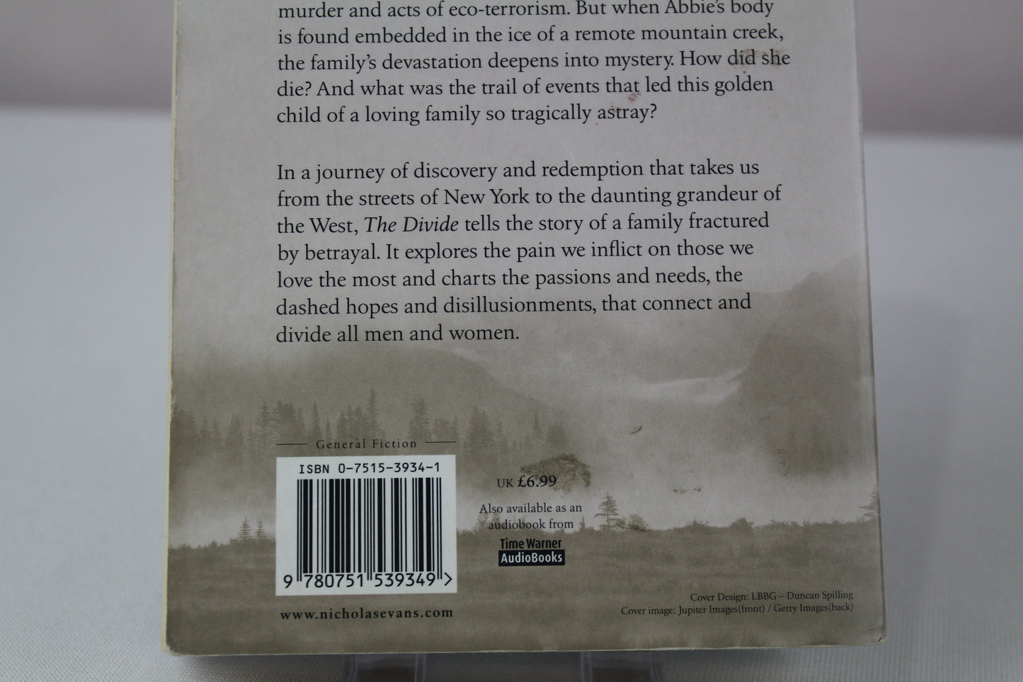 The Divide [Paperback] by Nicholas Evans