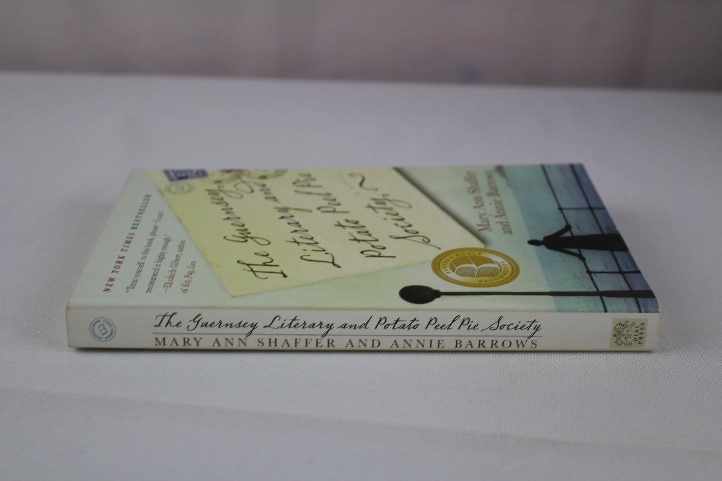 The Guernsey Literary and Potato Peel Pie Society by Mary Ann Shaffer, Annie Barrows