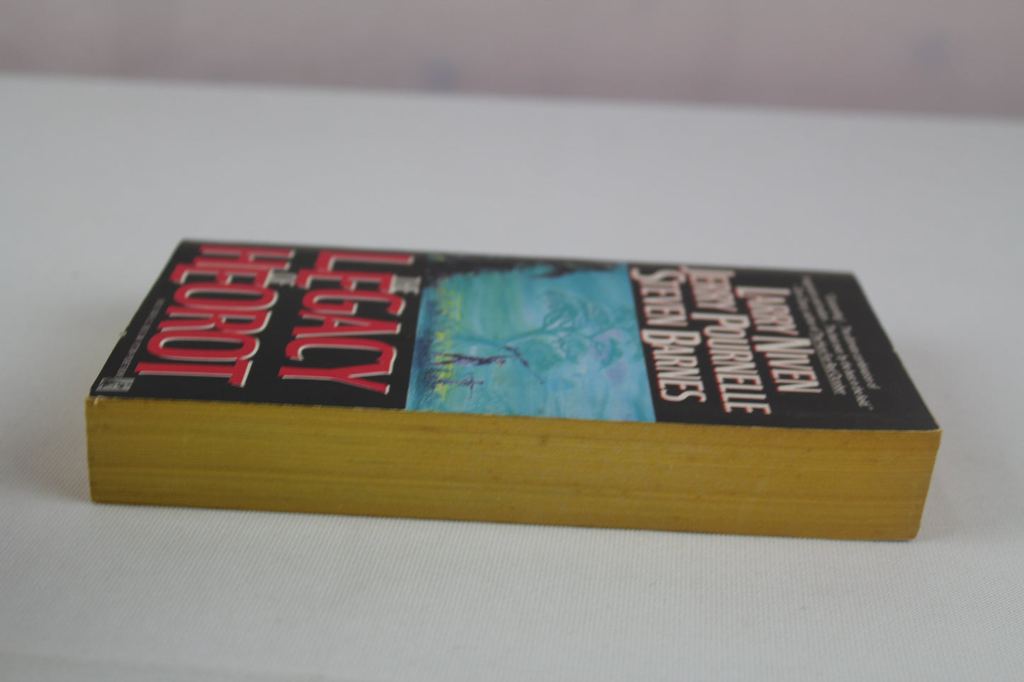 The Legacy of Heorot (Heorot, No 1) by Larry Niven, Steven Barnes, Jerry Pournelle