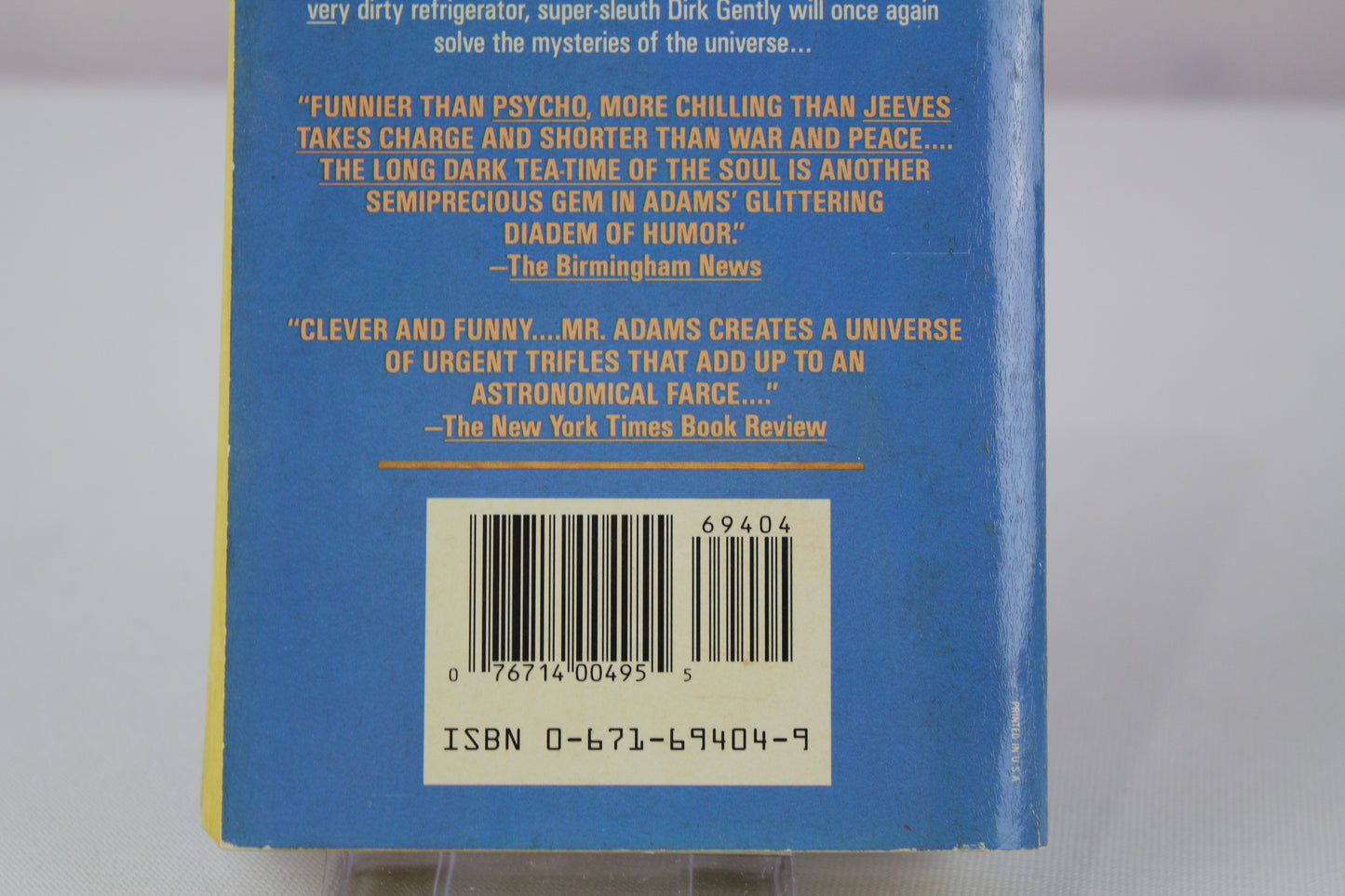 The Long Dark Tea-Time of the Soul by Douglas Adams