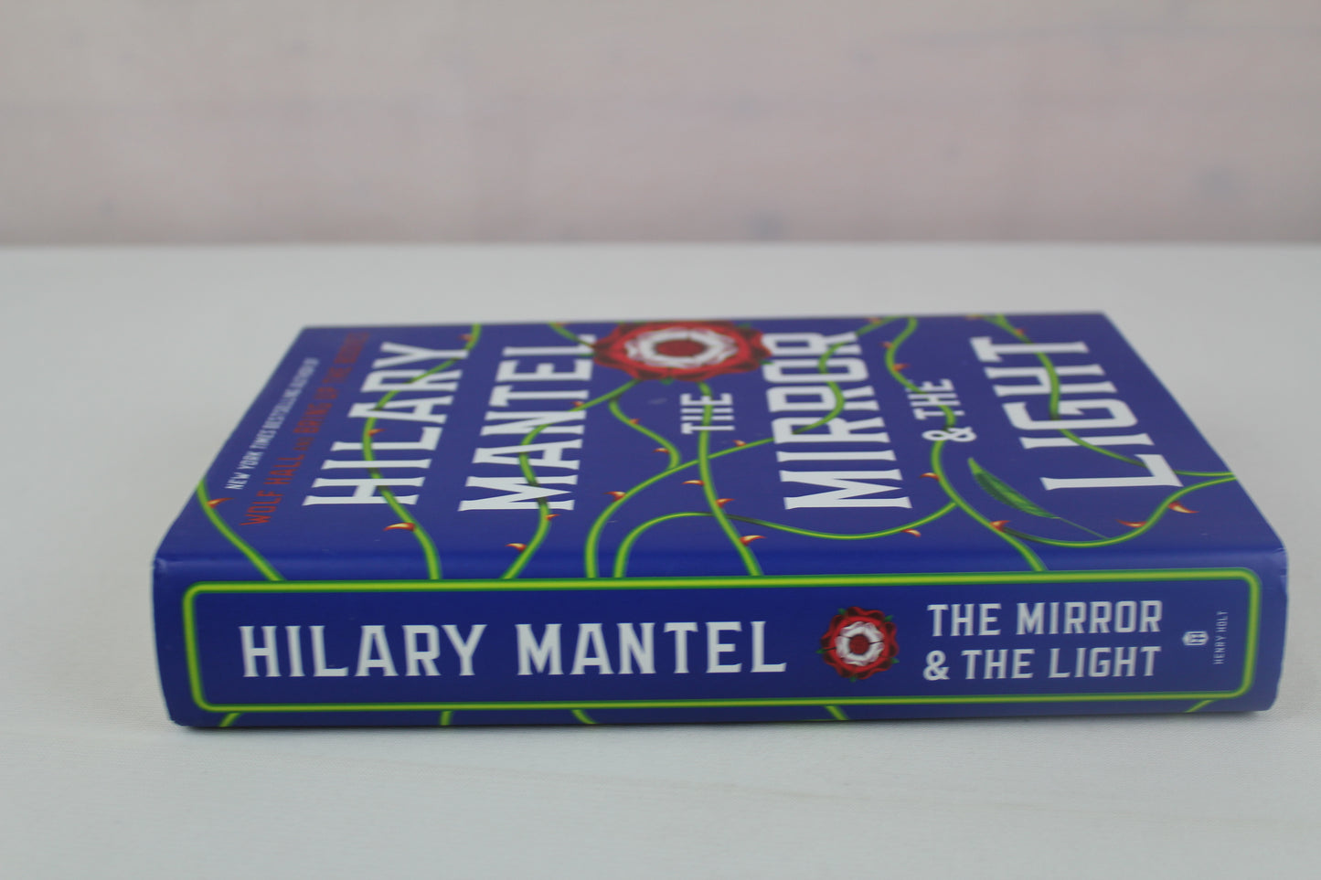 The Mirror and the Light (International Edition) by Hilary Mantel