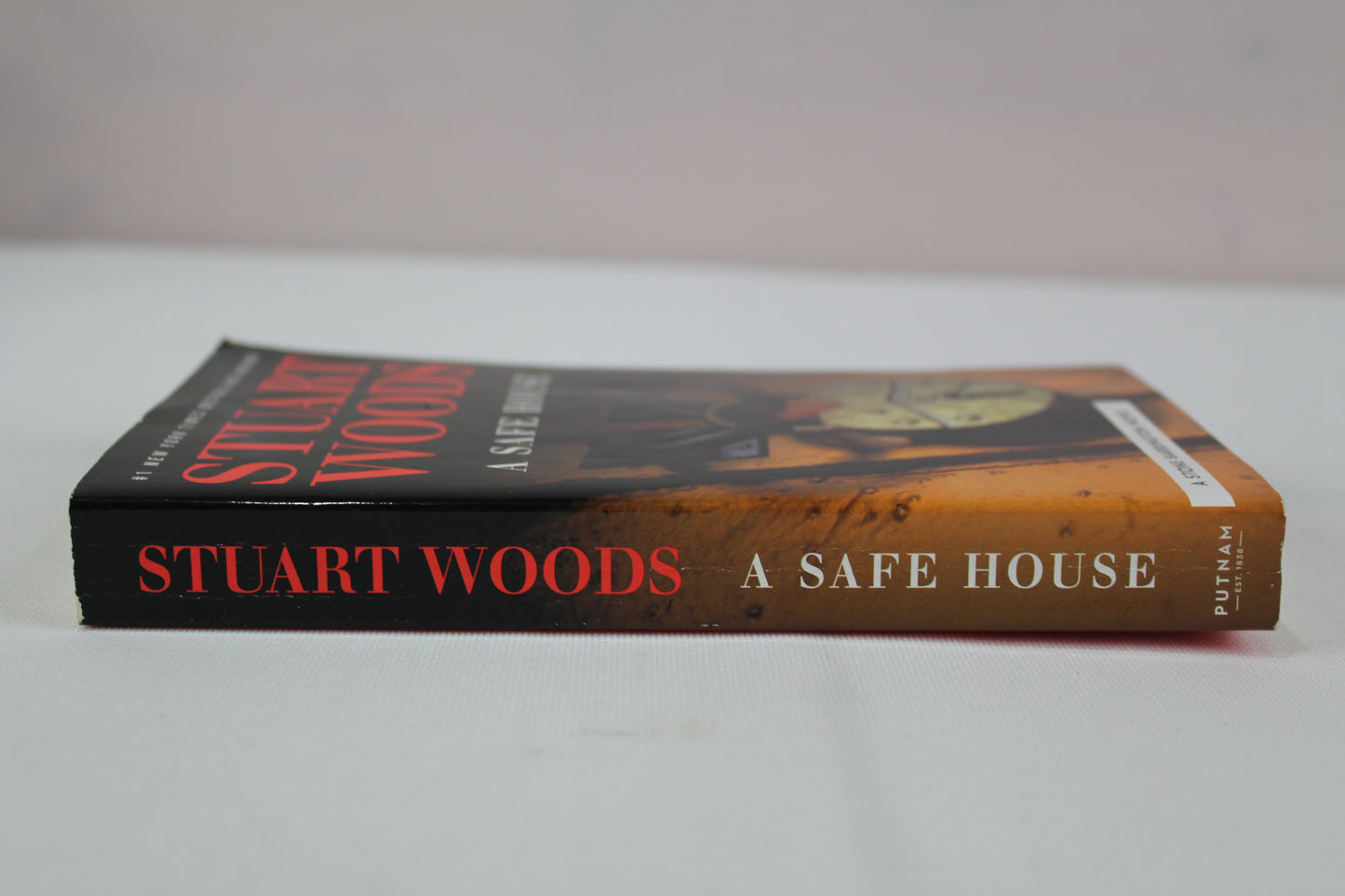 A Safe House (A Stone Barrington Novel) by Stuart Woods