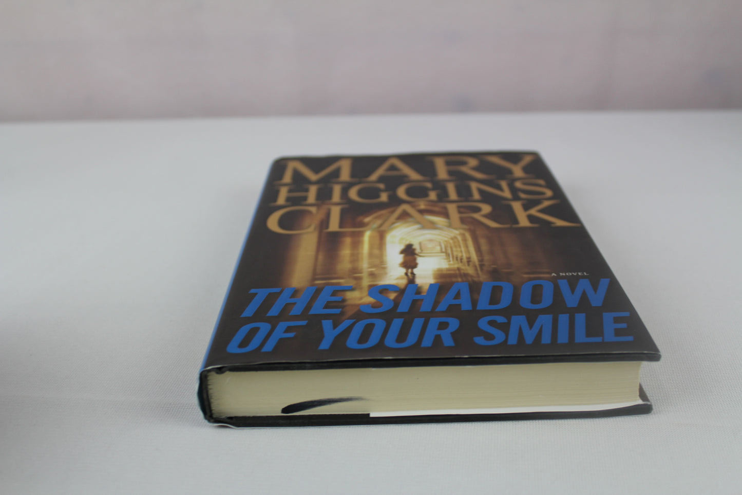 The Shadow of Your Smile (Thorndike Press Large Print Basic Series) by Mary Higgins Clark