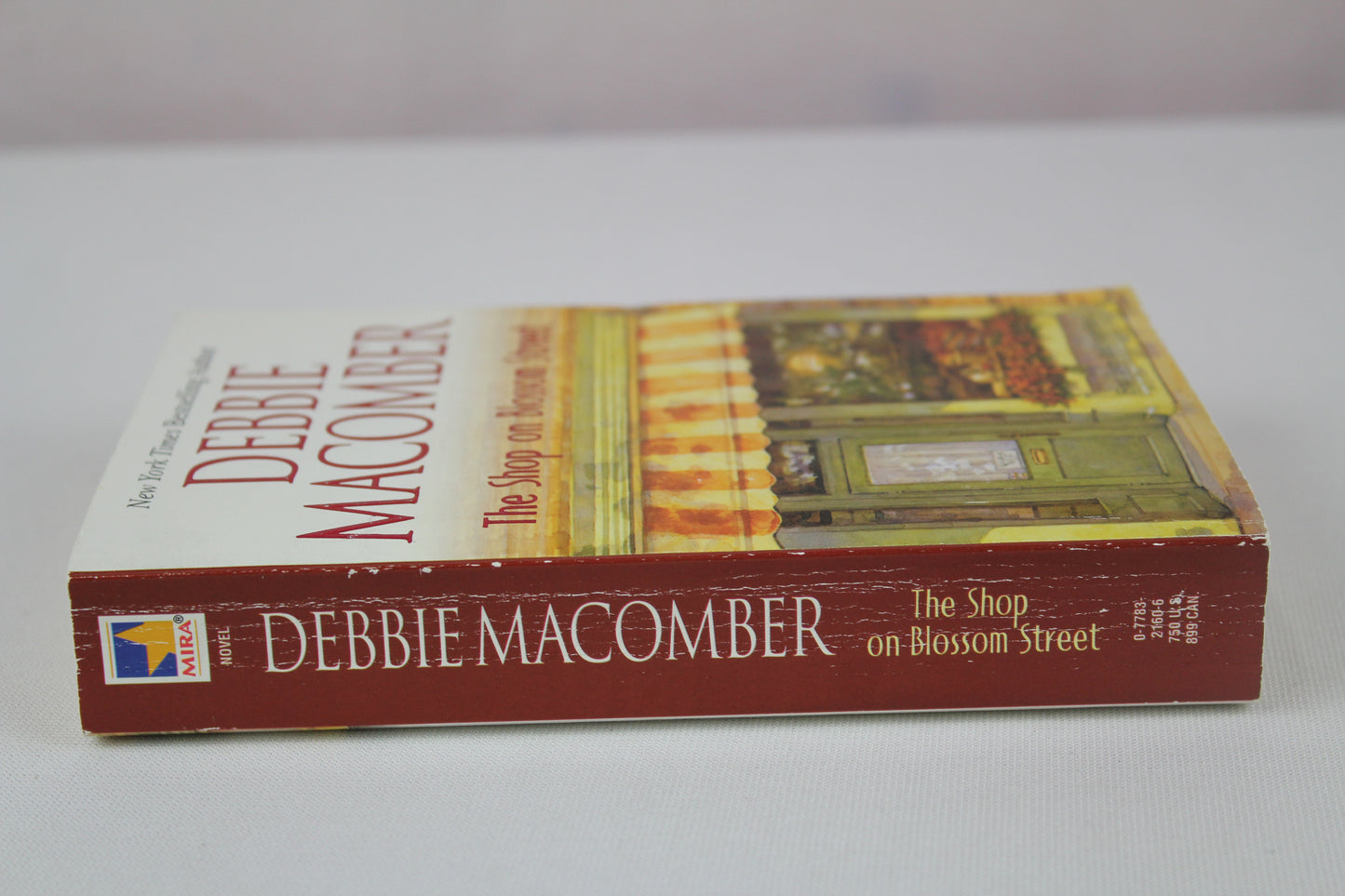 The Shop on Blossom Street (Blossom Street, No. 1) by Debbie Macomber