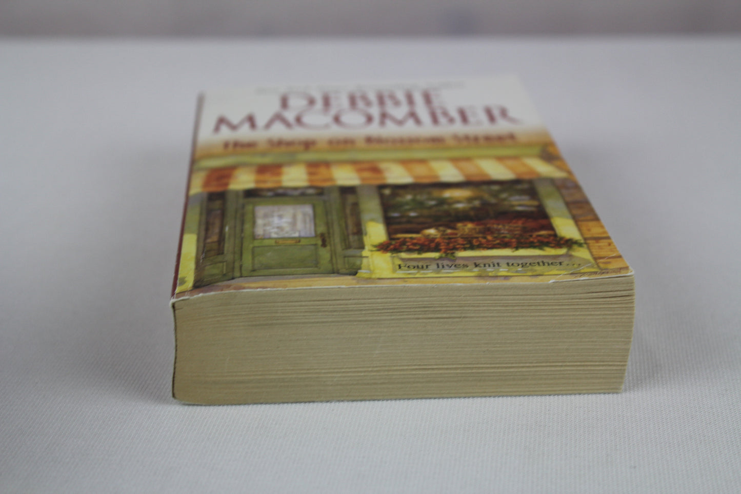 The Shop on Blossom Street (Blossom Street, No. 1) by Debbie Macomber