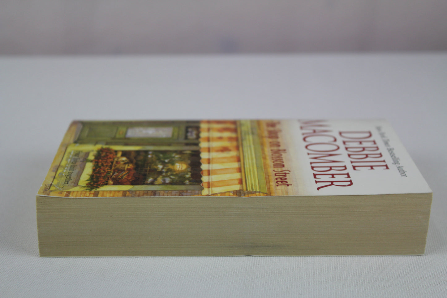 The Shop on Blossom Street (Blossom Street, No. 1) by Debbie Macomber
