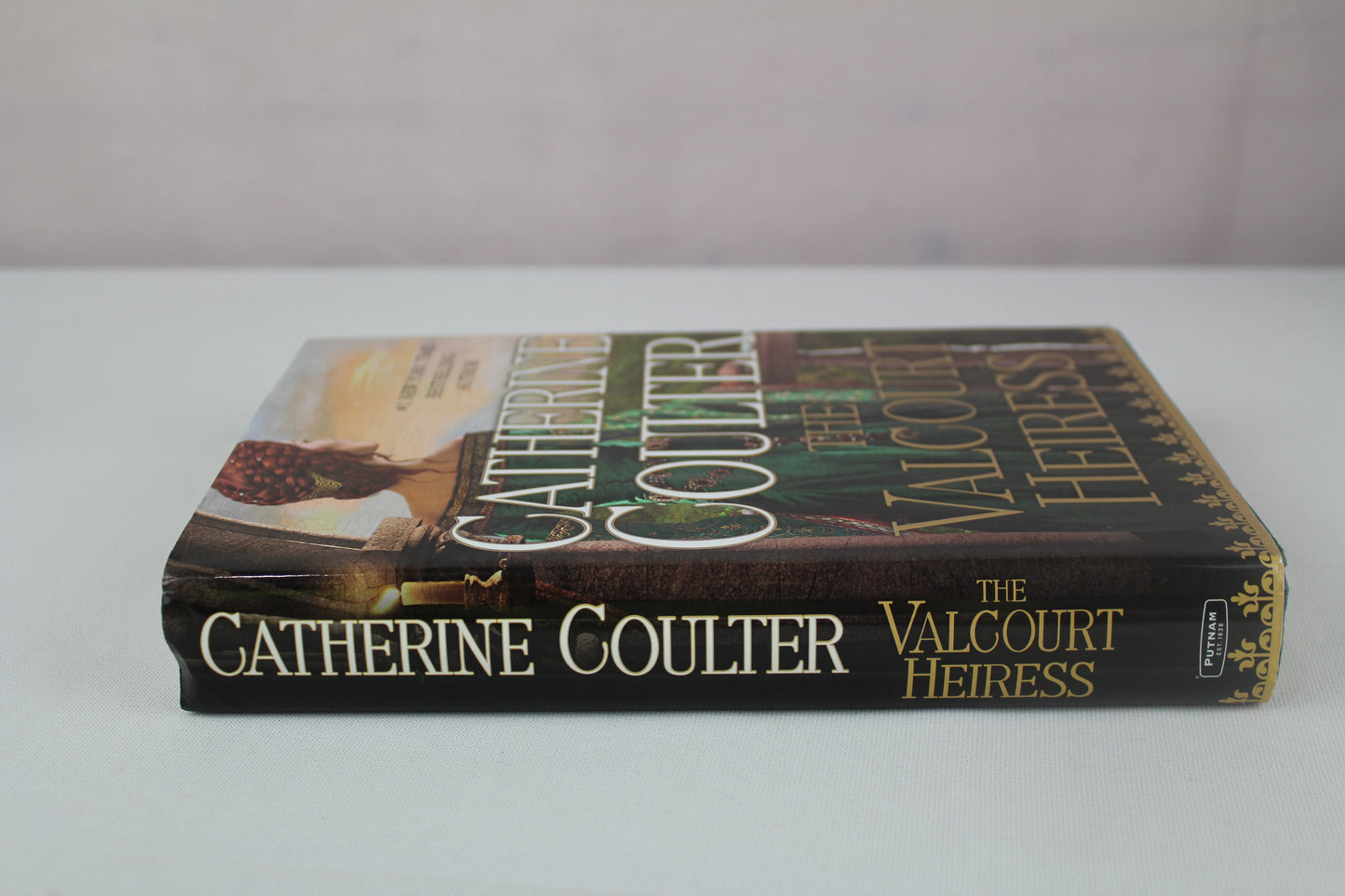The Valcourt Heiress (Medieval Song Quartet, 7) by Catherine Coulter