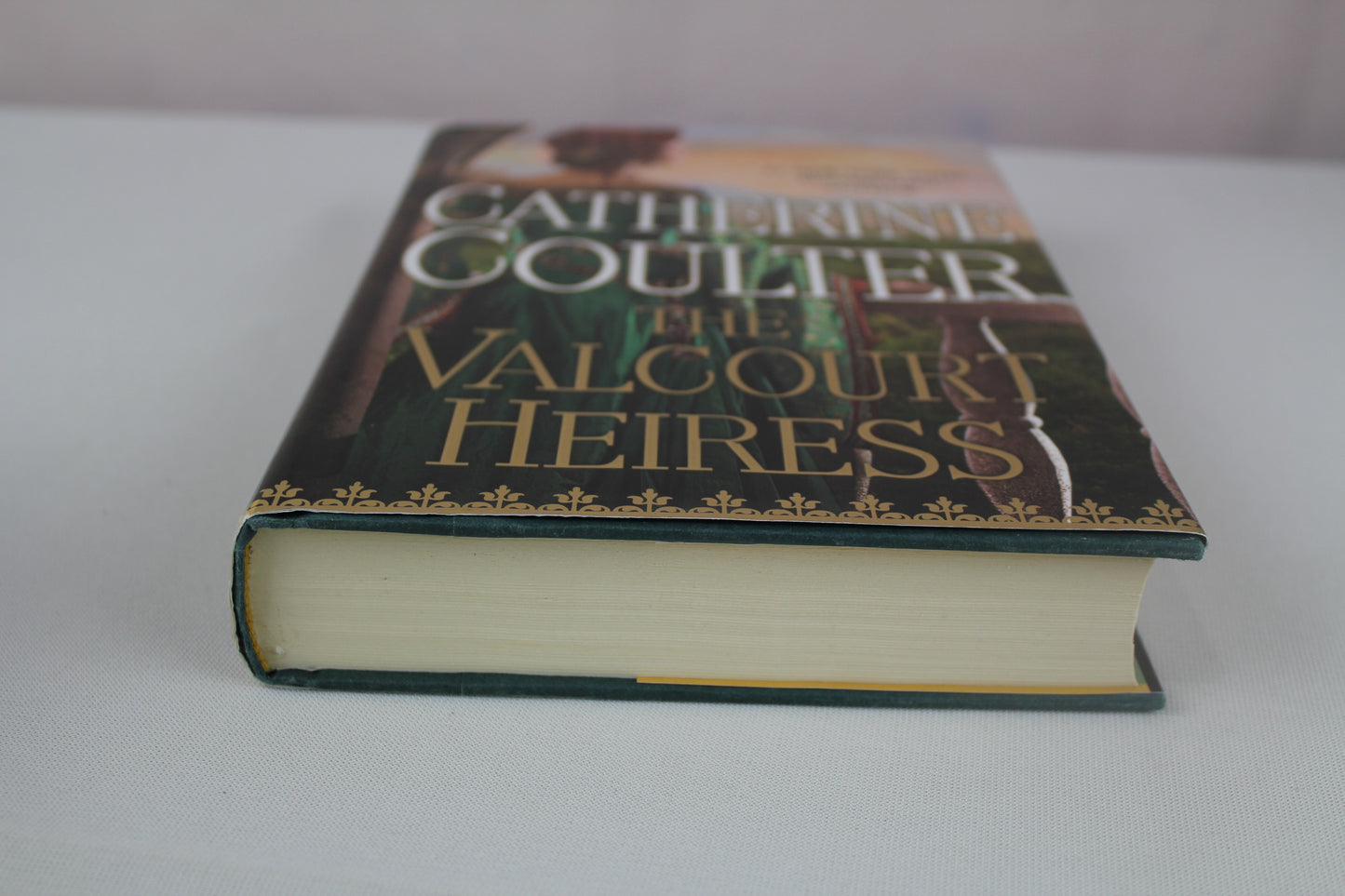 The Valcourt Heiress (Medieval Song Quartet, 7) by Catherine Coulter