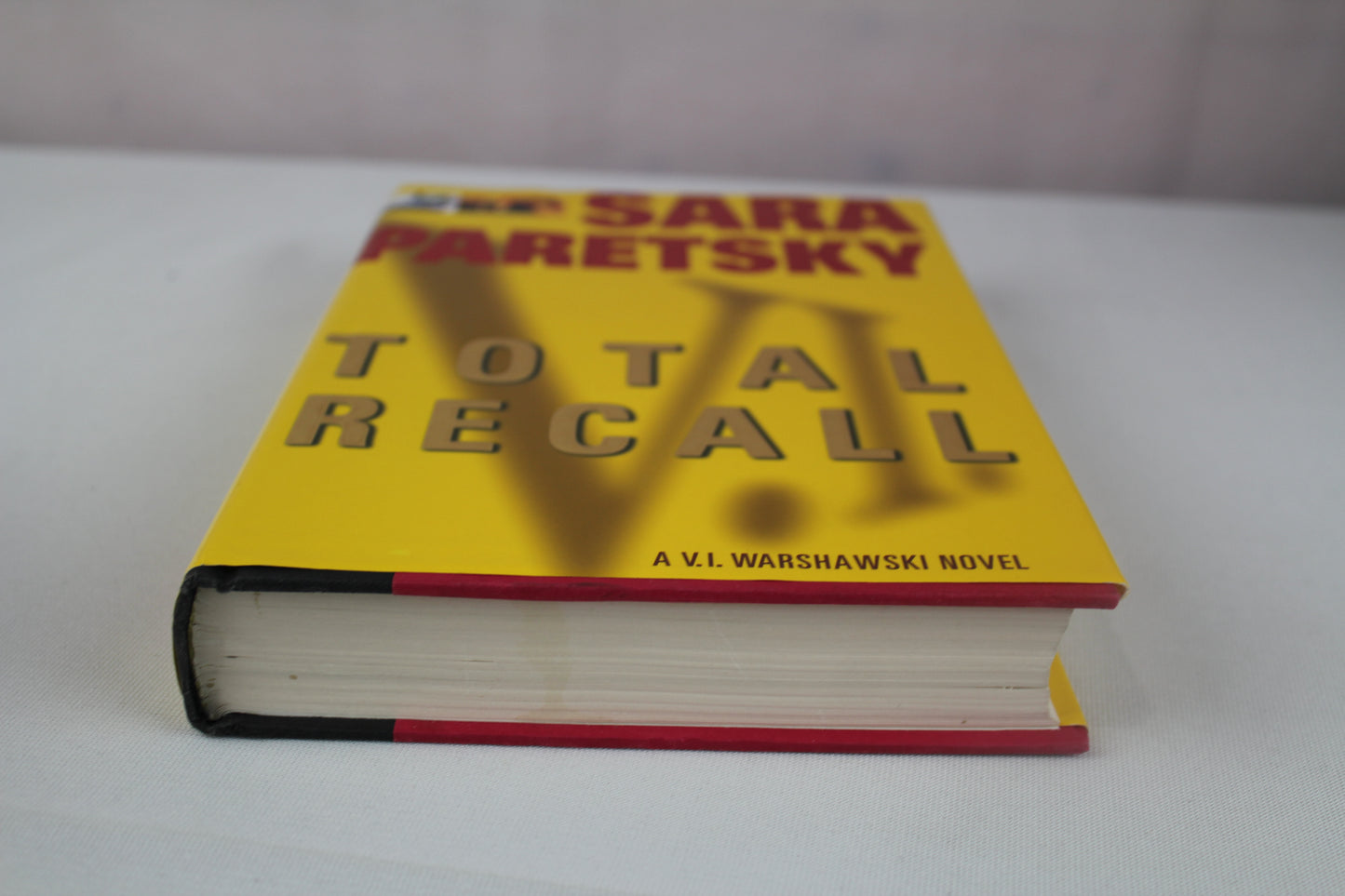 Total Recall (A V.I. Warshawski Novel) by Sara Paretsky