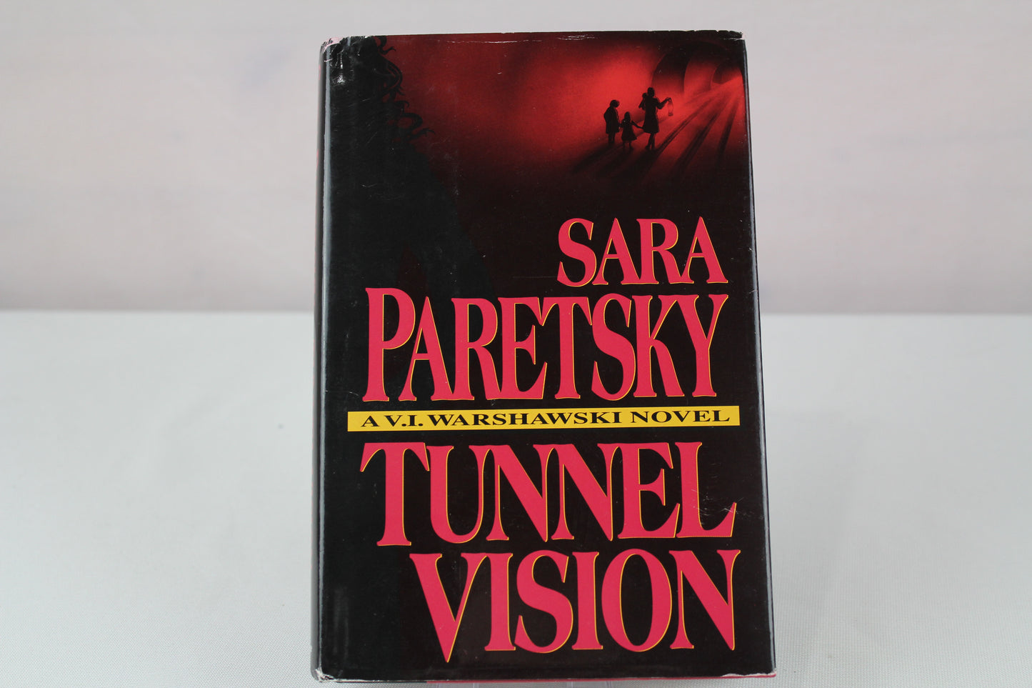 Tunnel Vision (V.I. Warshawski Novels)
