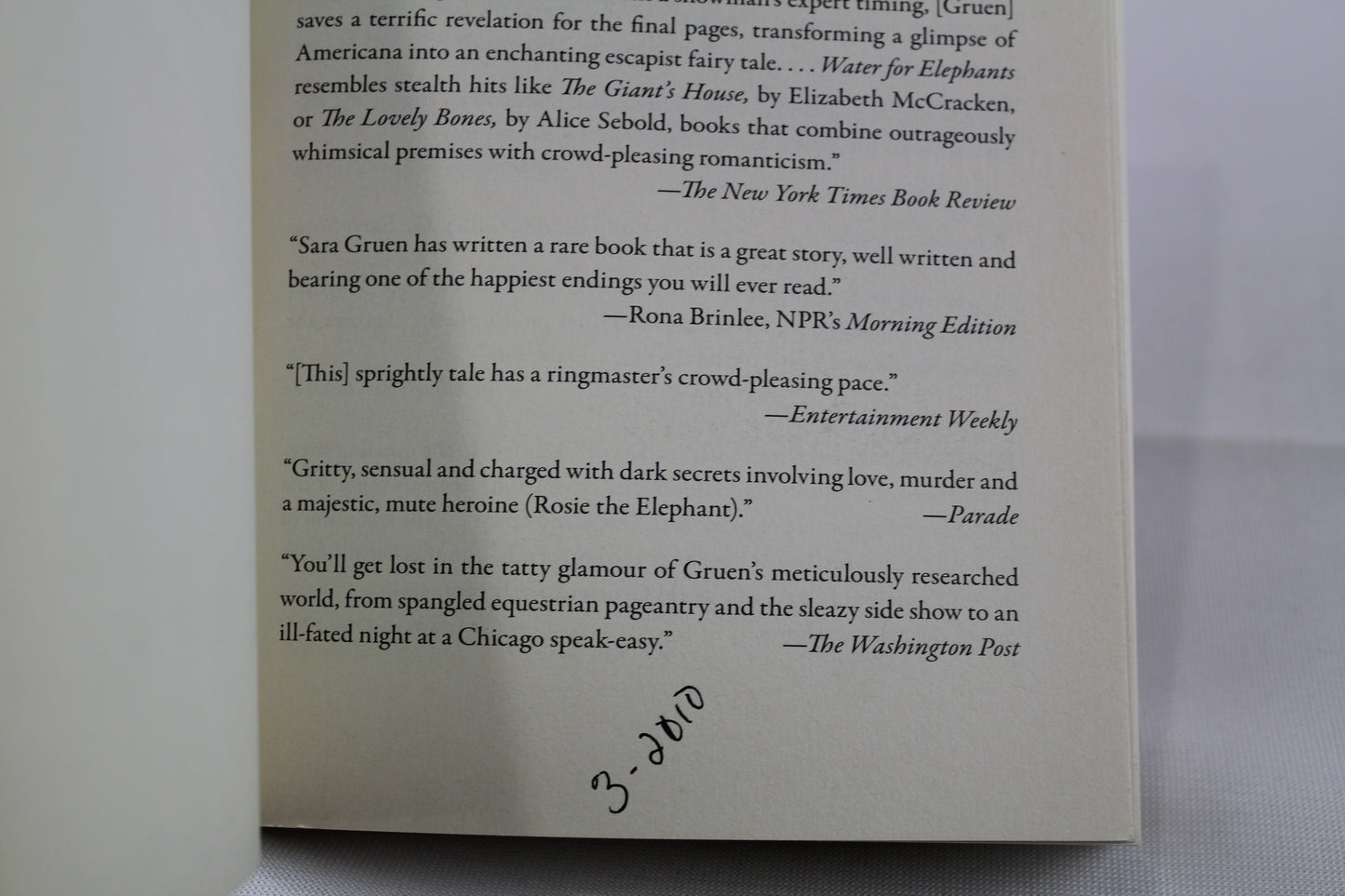 Water for Elephants: A Novel by Sara Gruen