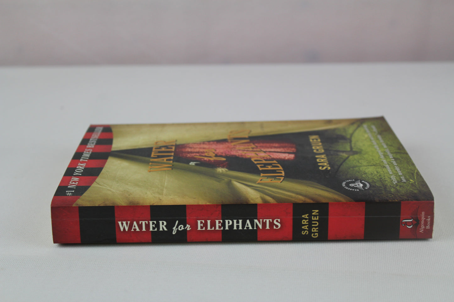 Water for Elephants: A Novel by Sara Gruen