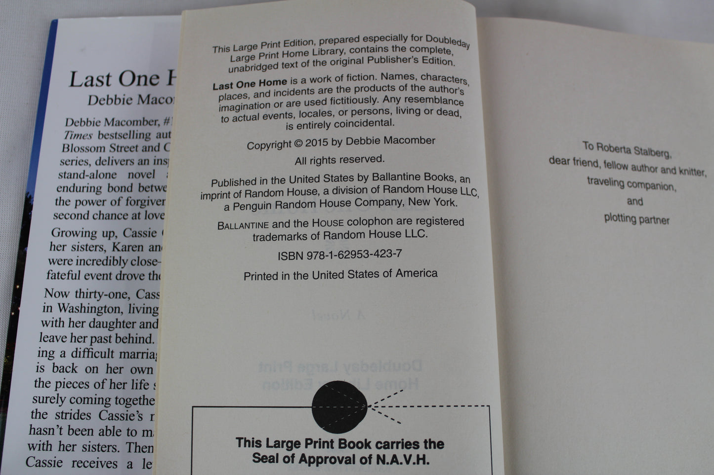 Last One Home by Debbie Macomber [Large Print]