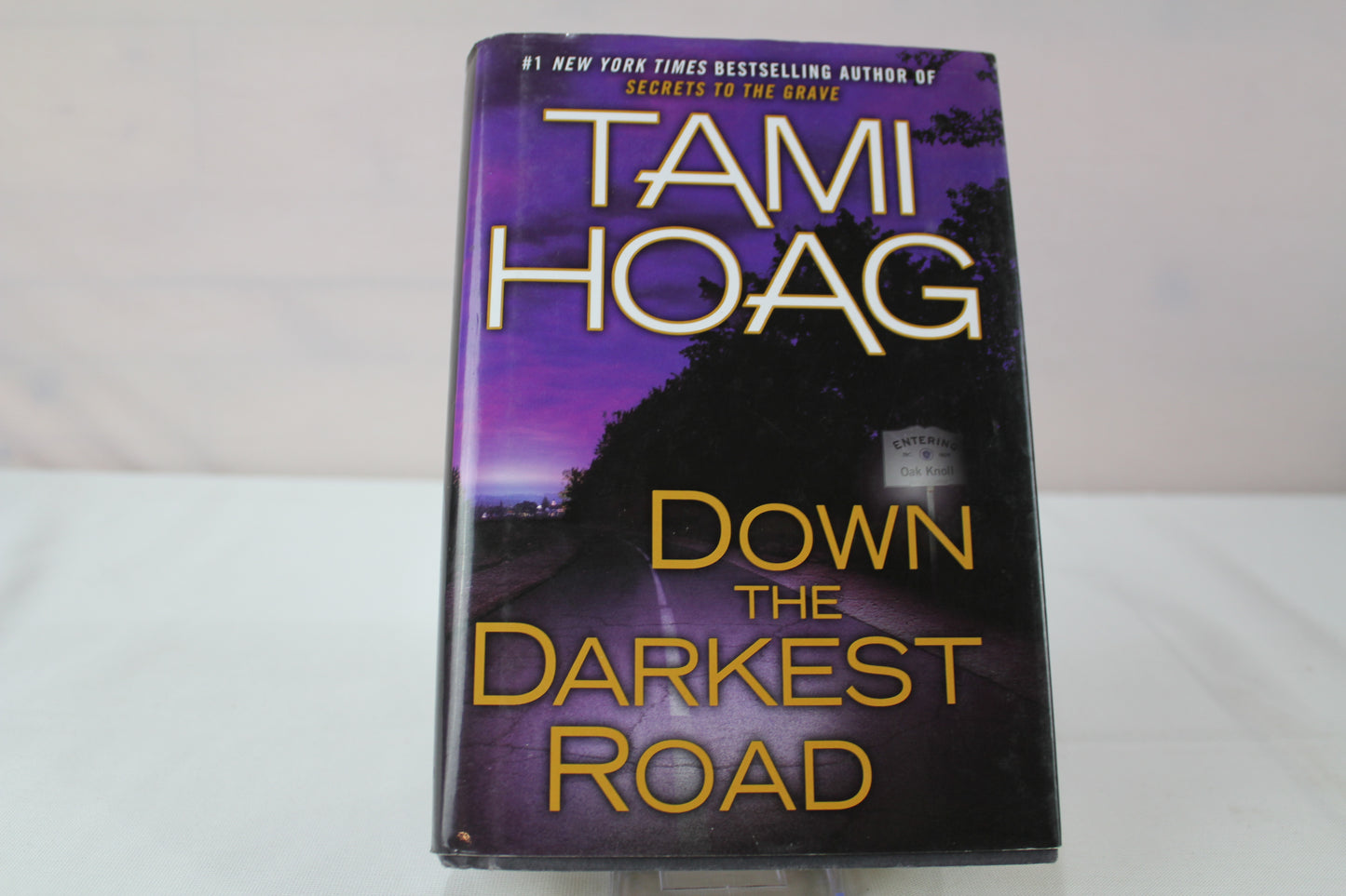 Down the Darkest Road by Tami Hoag [Large Print]