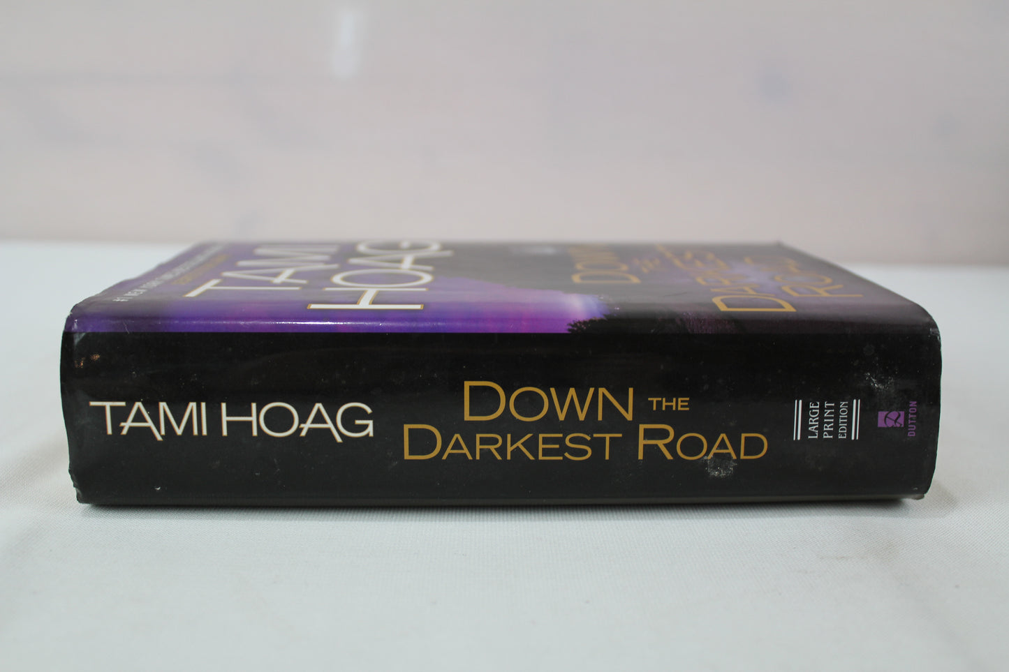 Down the Darkest Road by Tami Hoag [Large Print]