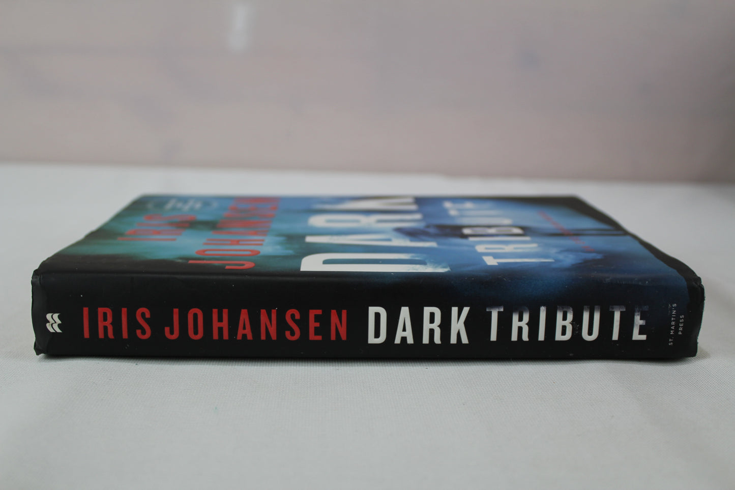 Dark Tribute: An Eve Duncan Novel by Iris Johansen