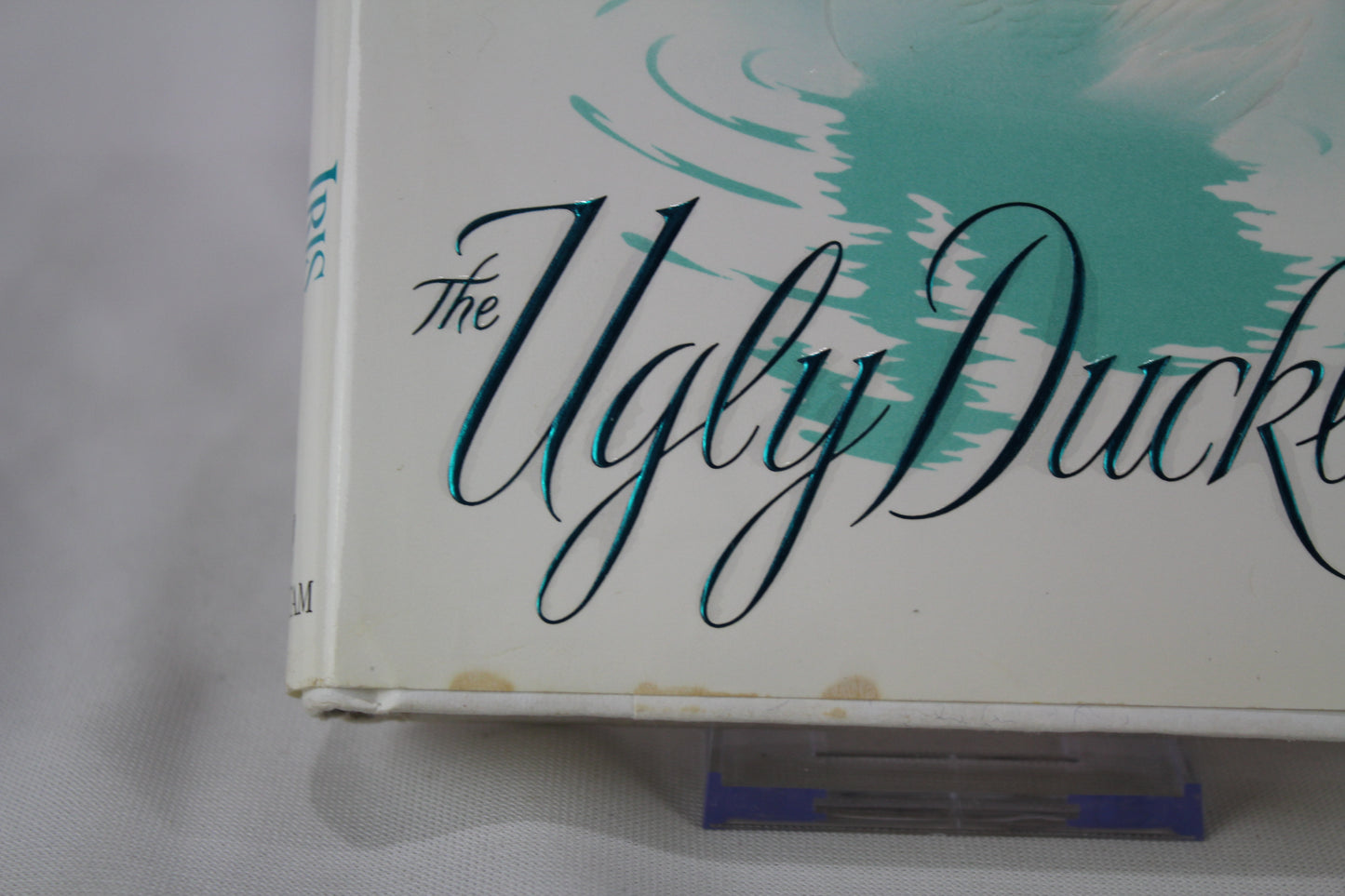 The Ugly Duckling: A Novel by Iris Johansen