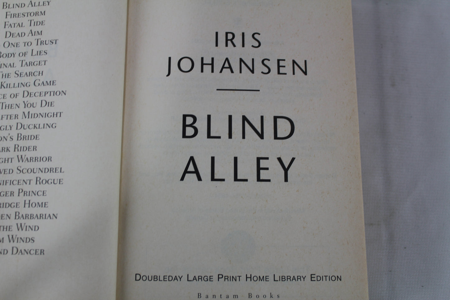 Blind Alley (Eve Duncan) by Iris Johansen