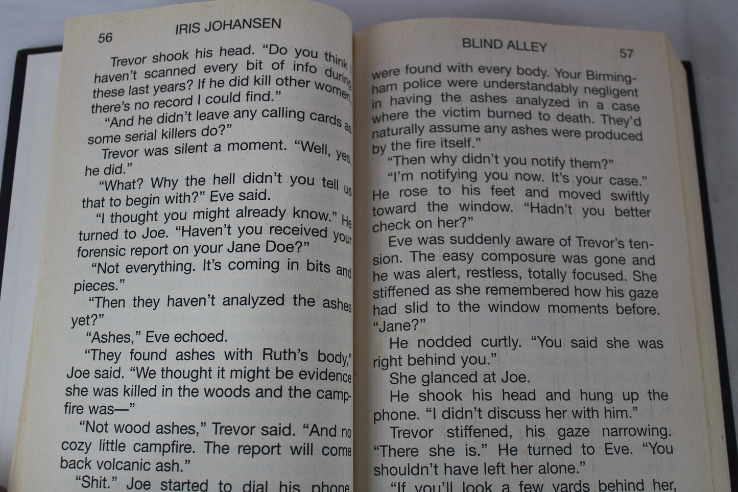 Blind Alley (Eve Duncan) by Iris Johansen