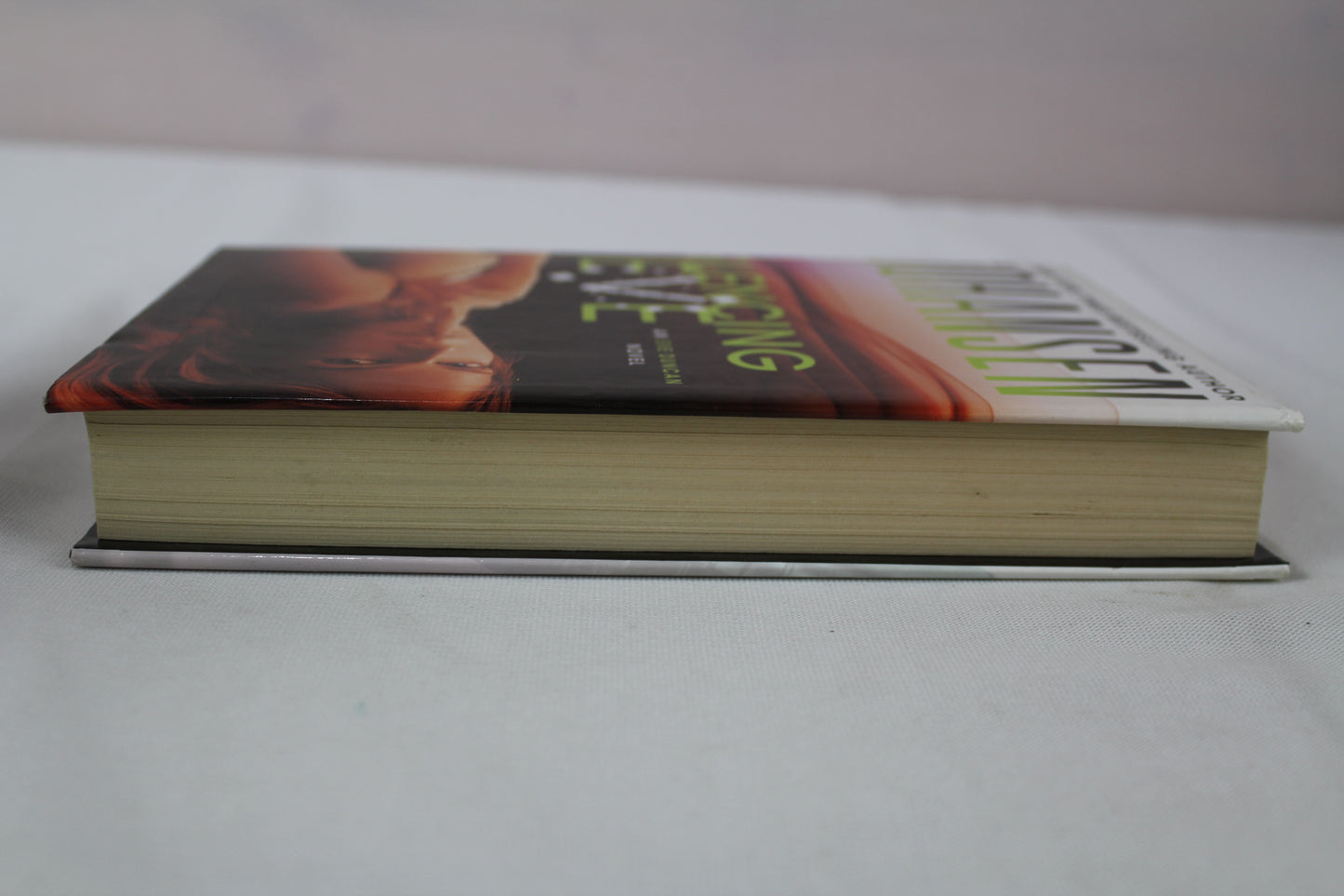 Silencing Eve: An Eve Duncan Novel by Iris Johansen