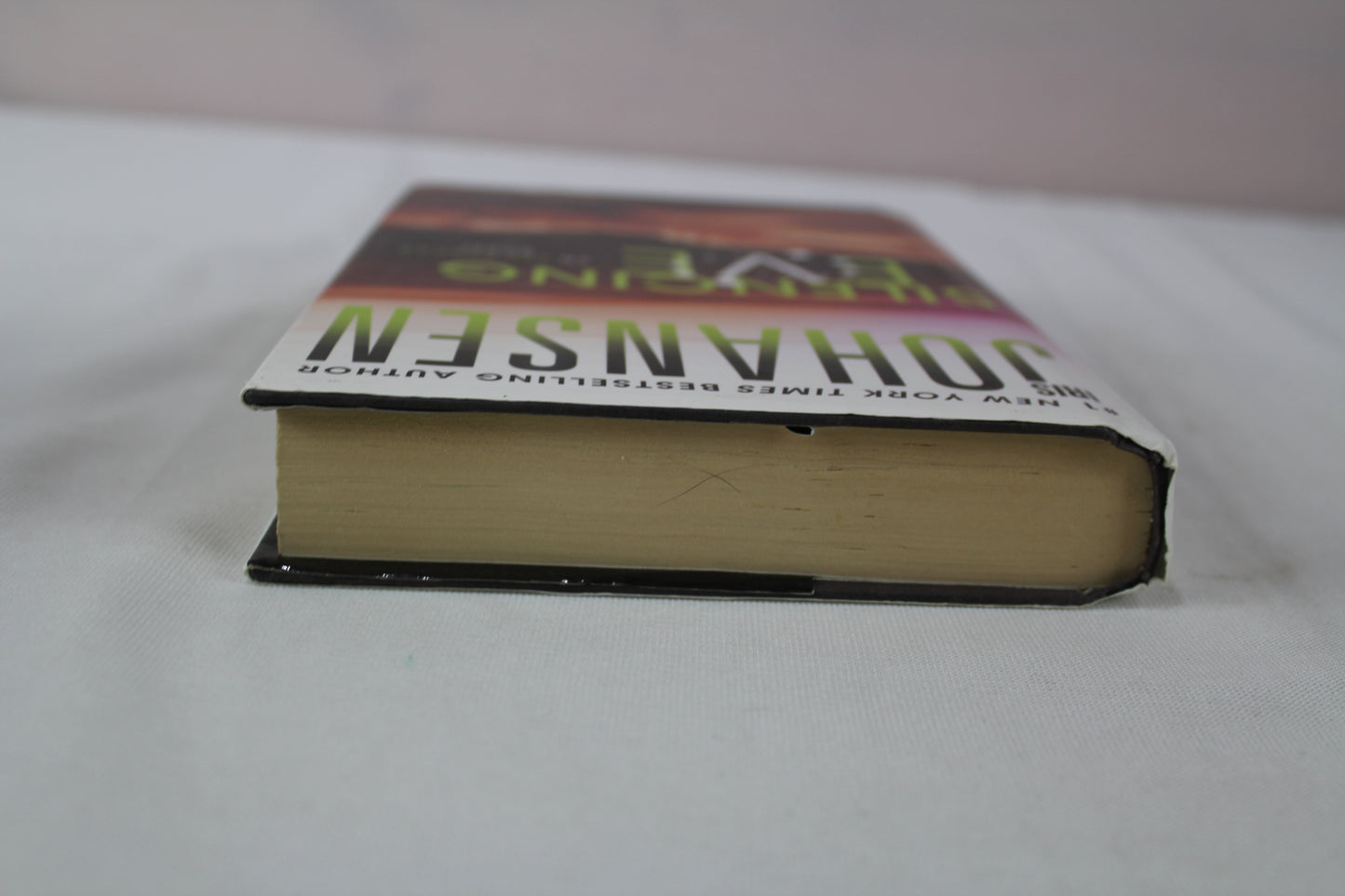 Silencing Eve: An Eve Duncan Novel by Iris Johansen