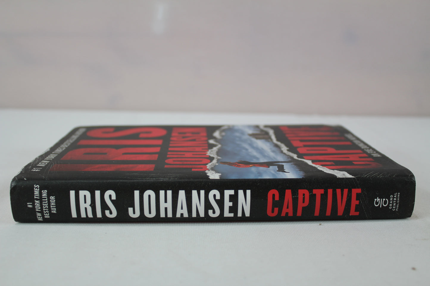 Captive (Eve Duncan) by Iris Johansen