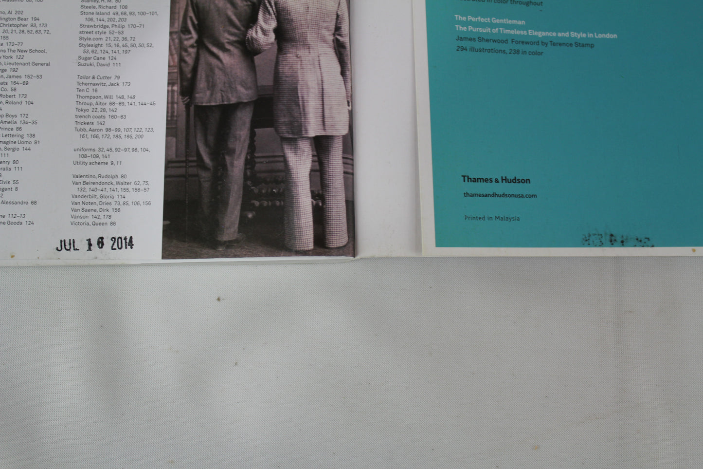 The Fashion Resource Book: Men by Robert Leach
