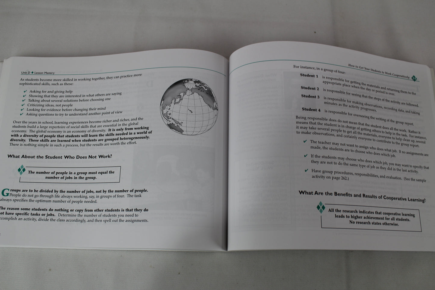 The First Days of School: How to Be an Effective Teacher by Harry K. Wong, Rosemary T. Wong