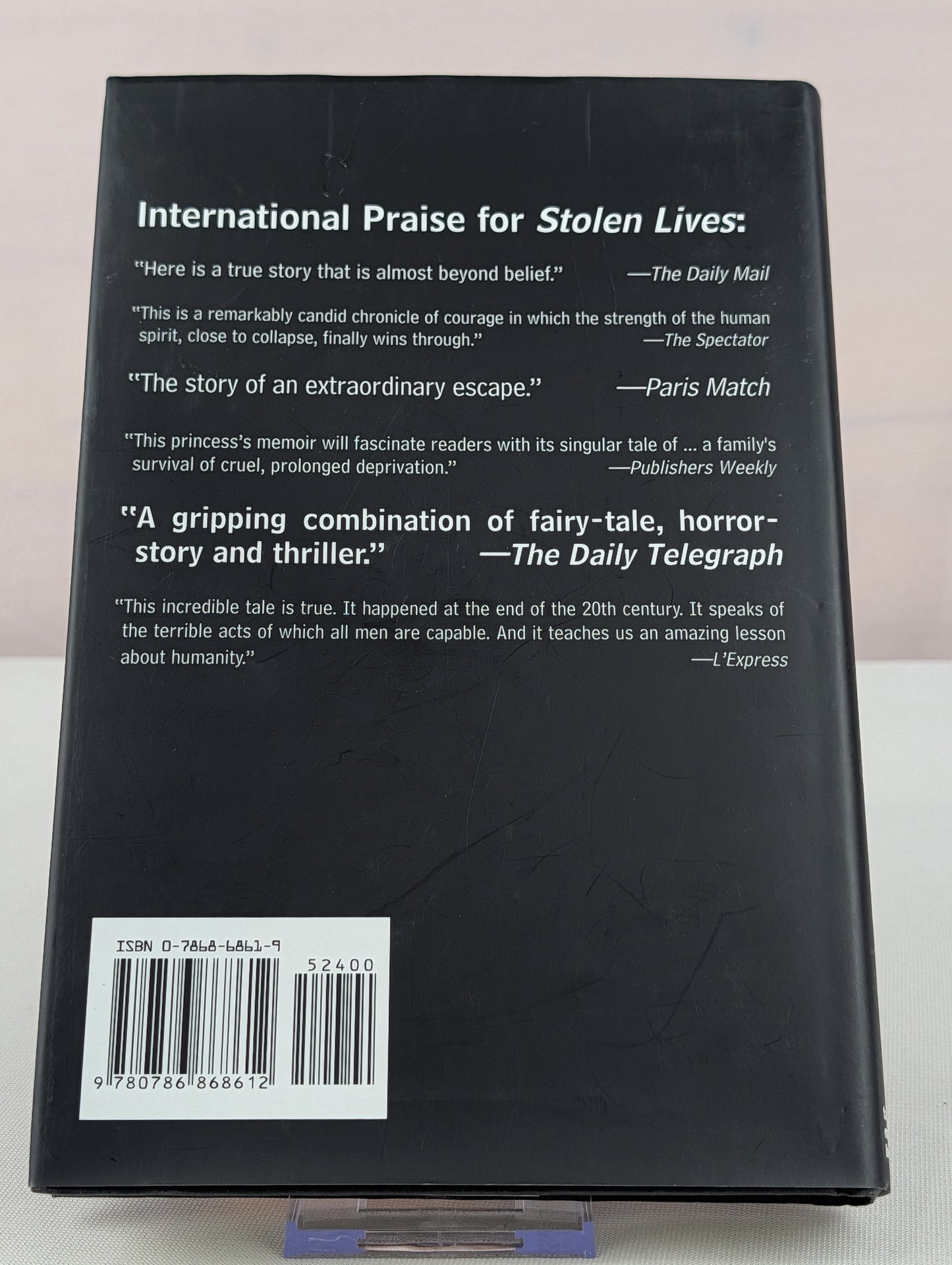Stolen Lives: Twenty Years in a Desert Jail (Oprah's Book Club) by Malika Oufkir, Michele Fitoussi, Ros Schwartz