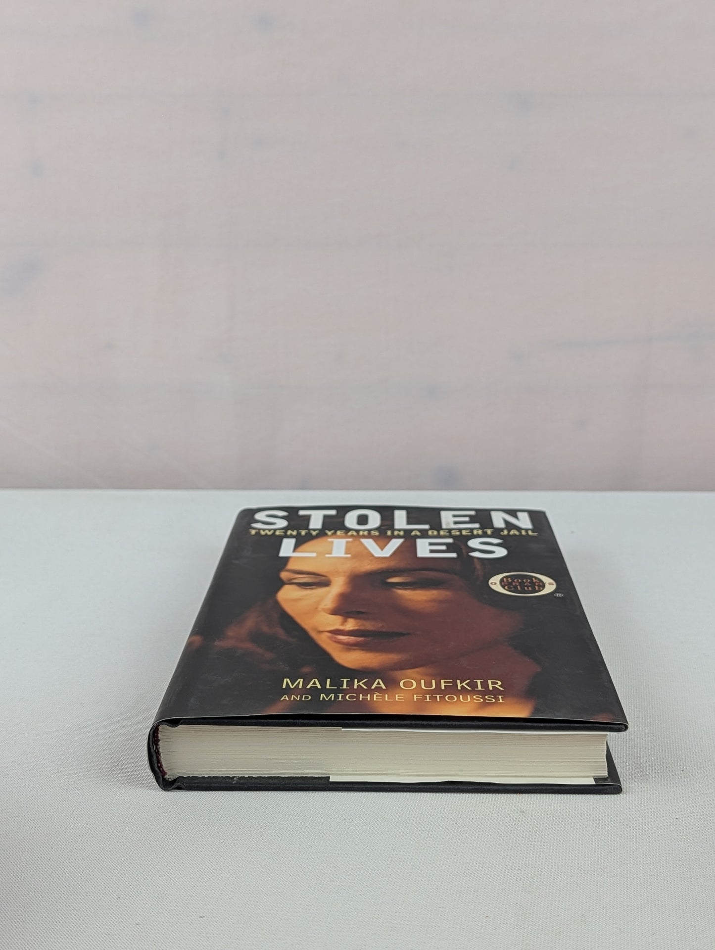 Stolen Lives: Twenty Years in a Desert Jail (Oprah's Book Club) by Malika Oufkir, Michele Fitoussi, Ros Schwartz
