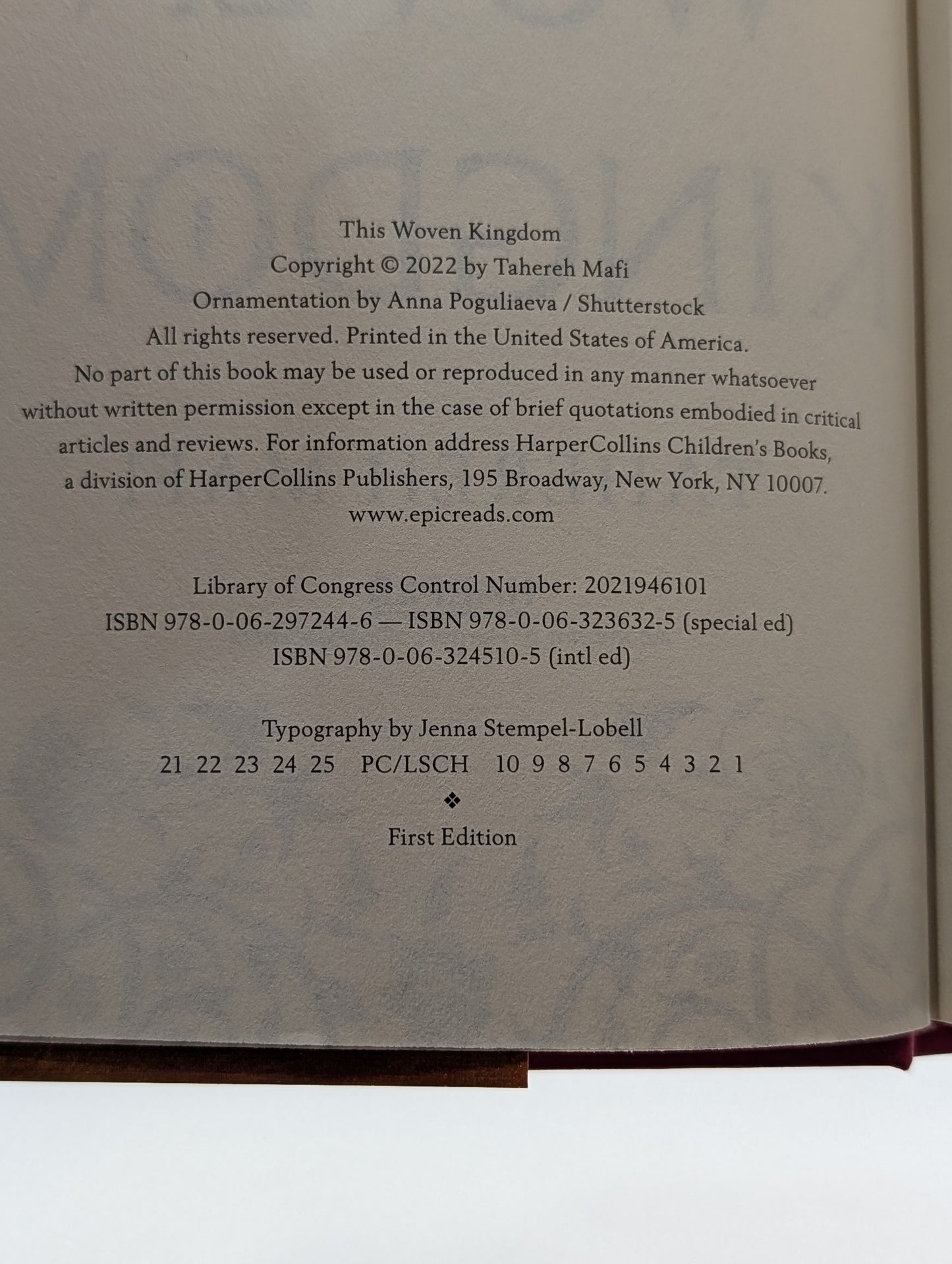 This Woven Kingdom (This Woven Kingdom, 1) by Tahereh Mafi