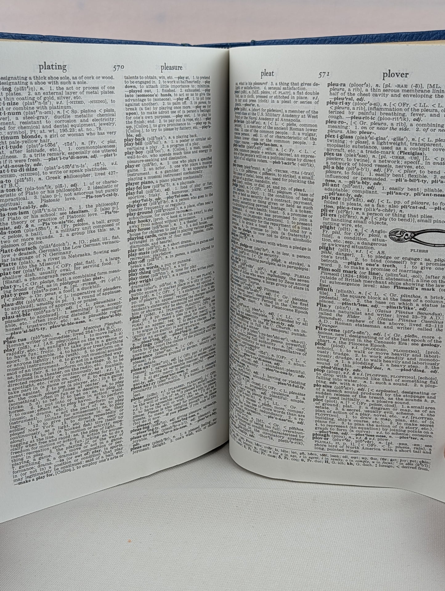 Webster's New World Dictionary, Concise Edition by Guralnik